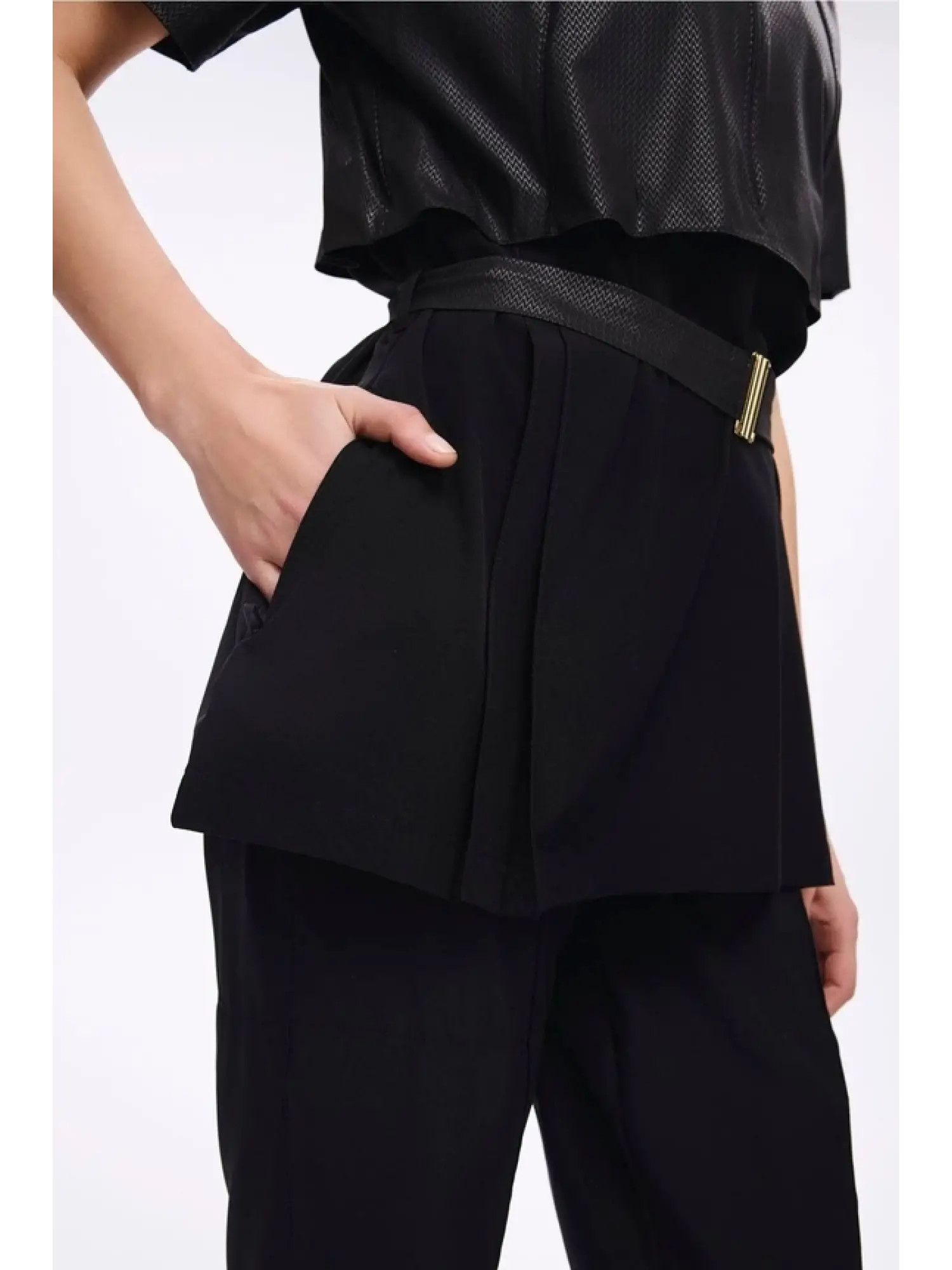 Haşema Kemer Toka Detaylı Dokulu 5 Parça Yarı Kapalı Siyah Mayo Takımı HSM5039