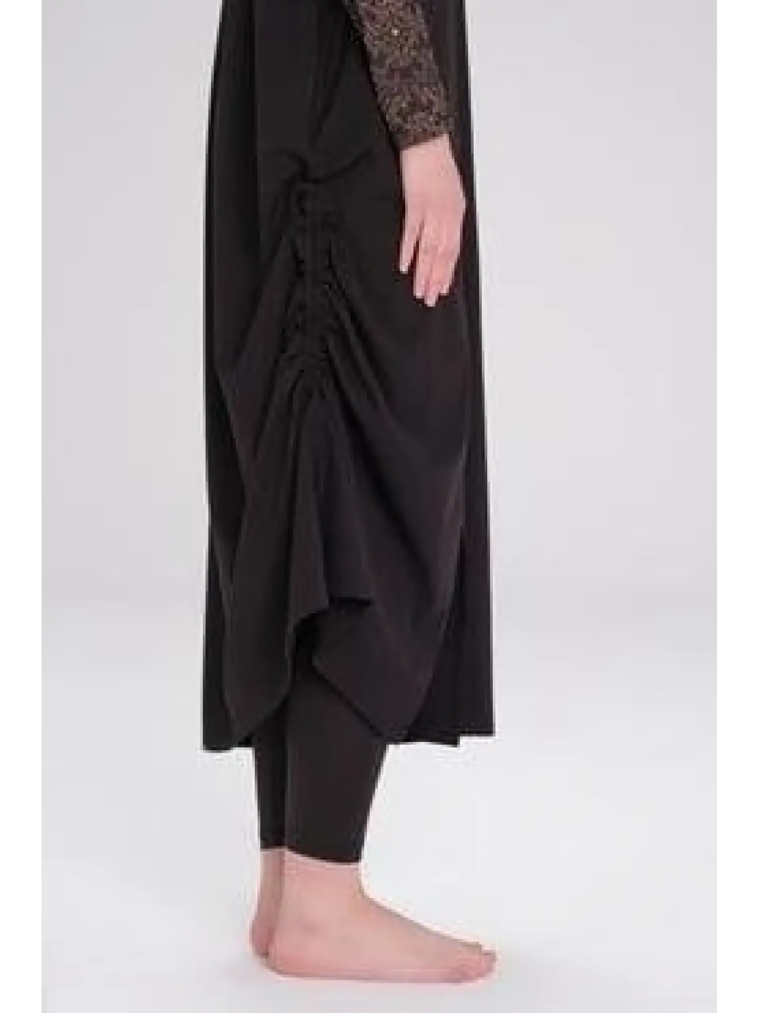 Haşema Tam Boy Kolu Desenli Siyah 5 Parça Tesettür Mayo Takımı HSM4053