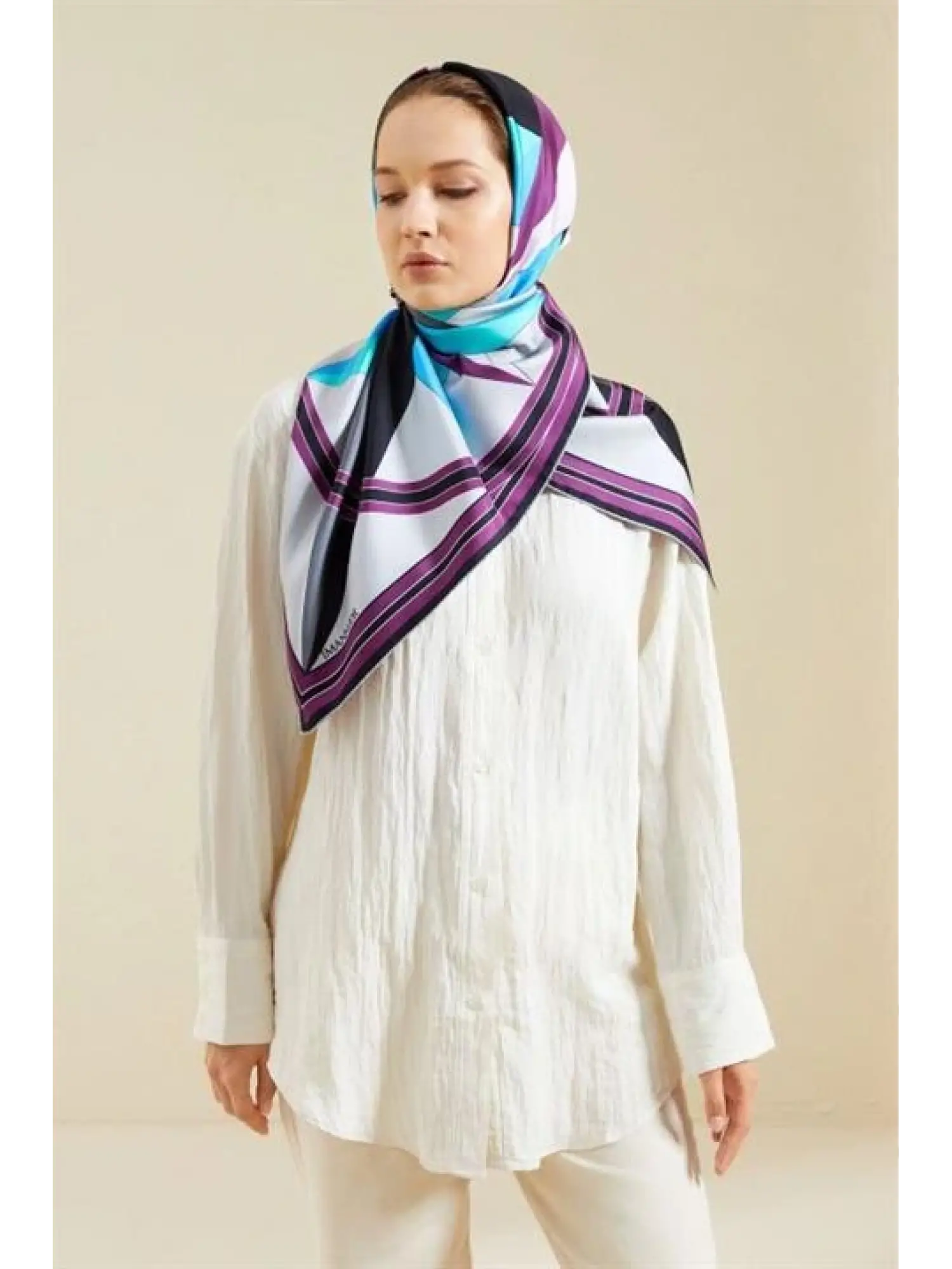 İmannoor Kuzeyin Pusulası Tivil İpek Eşarp 90x90 22K4044