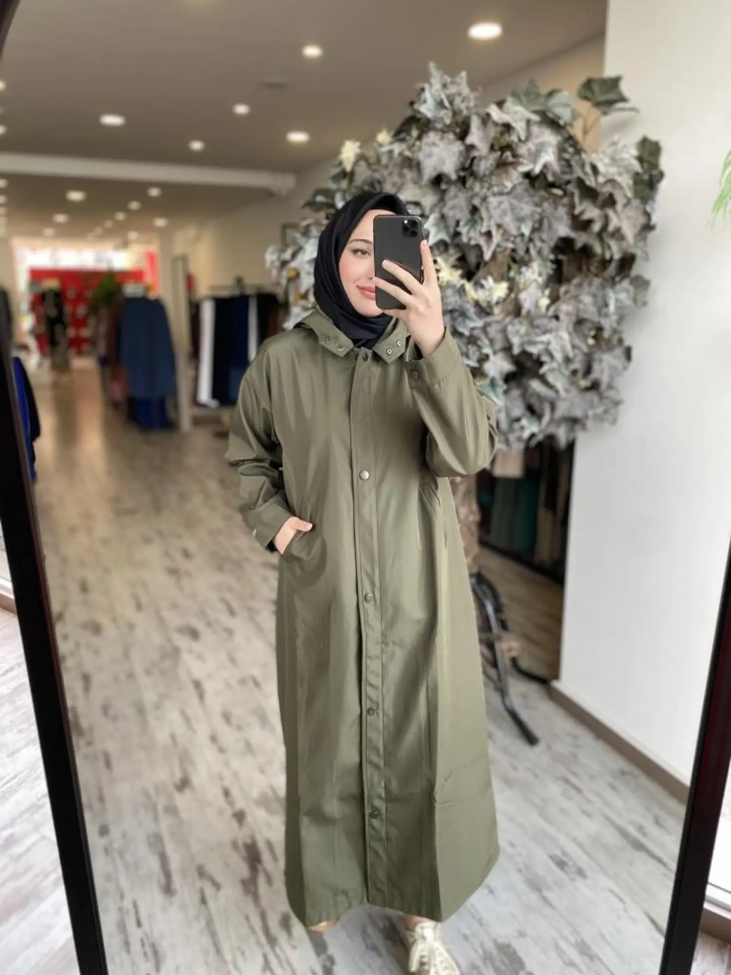 İnvee Çıtçıt ve Fermuar Detaylı Kapüşonlu Tam Boy Yağmurluk 7065