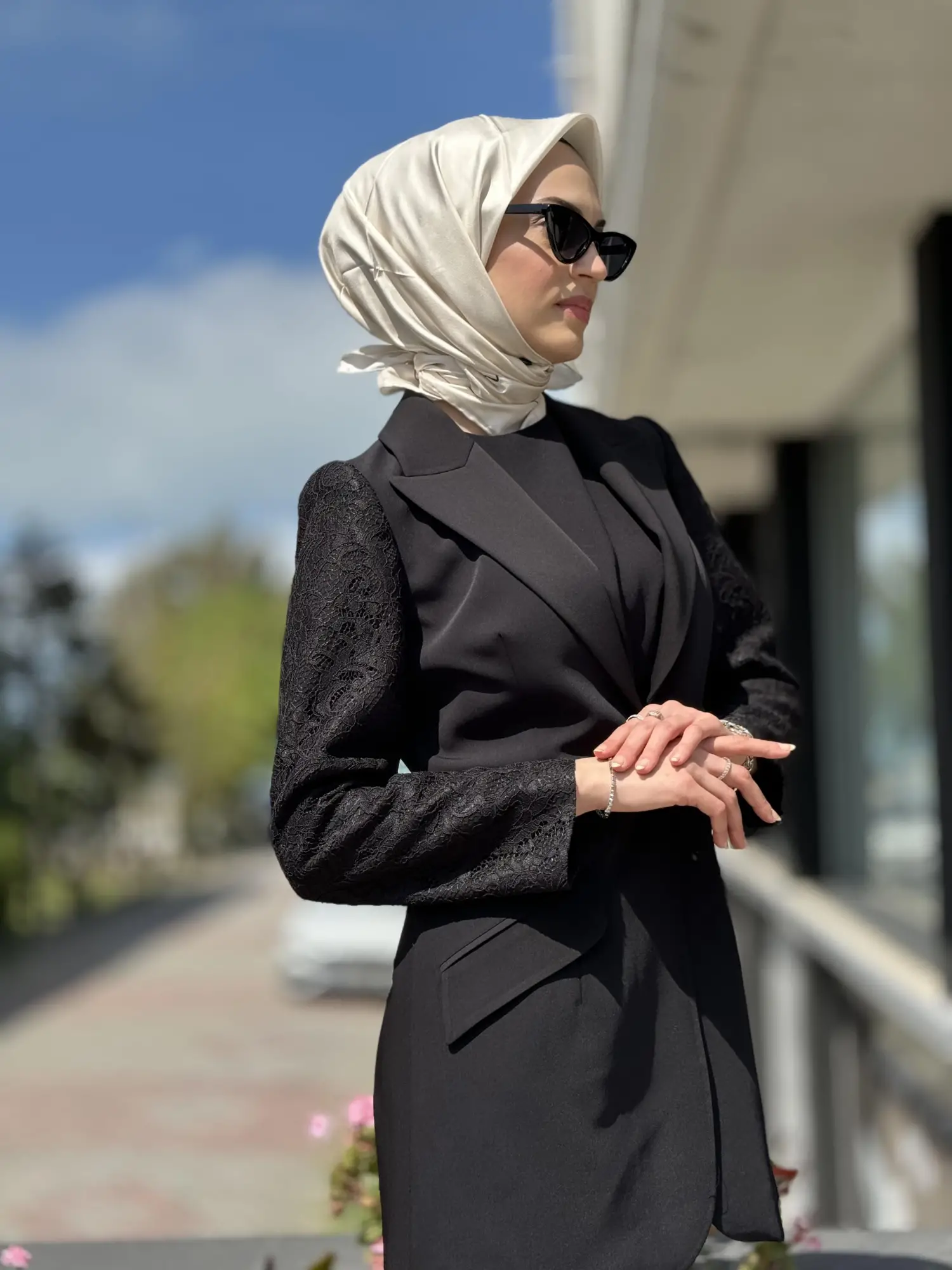 Jamila Sarah Kolları ve Arkası Dantel İşlemeli Ceket Pantolon Takım 9022