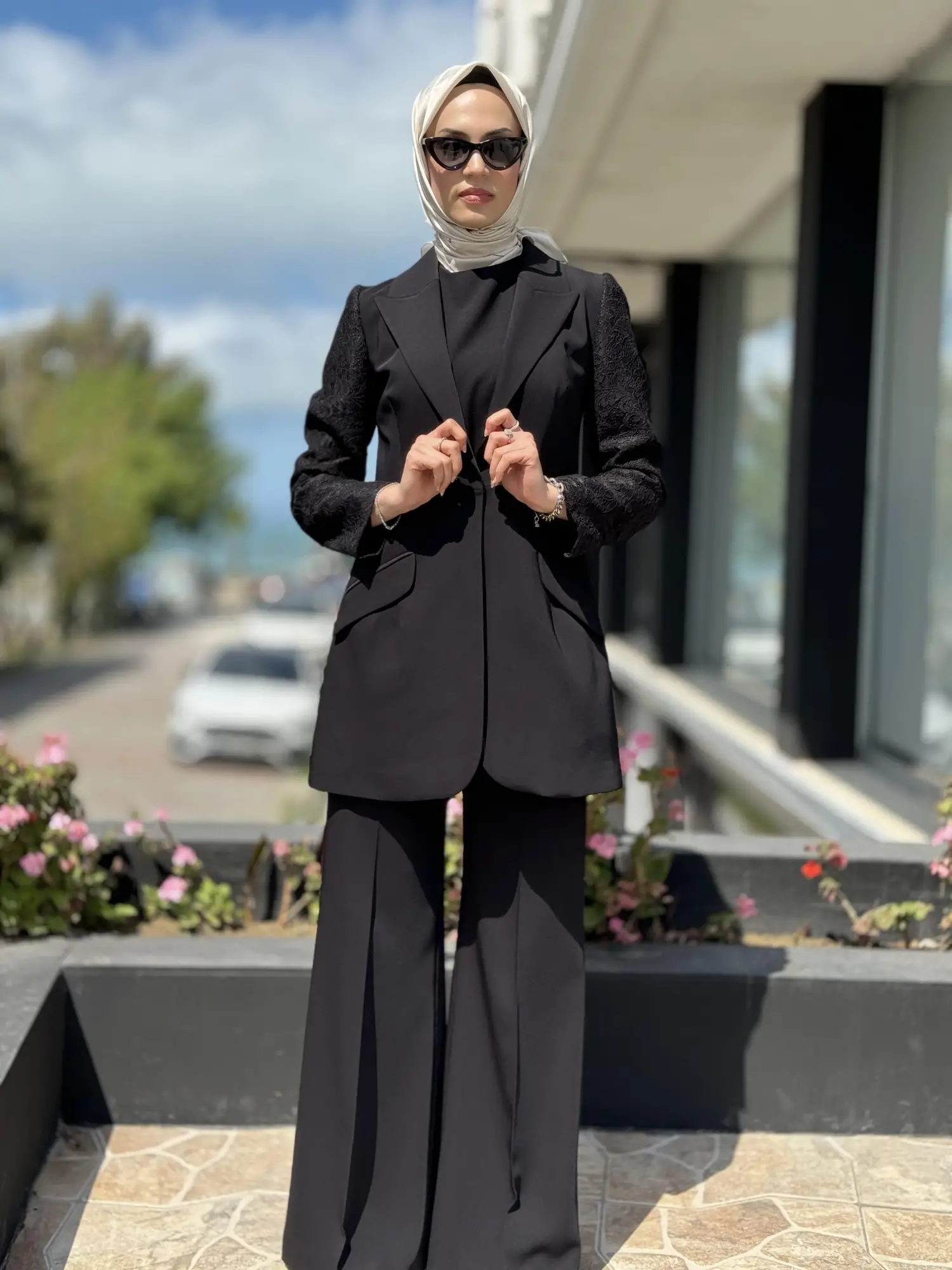 Jamila Sarah Kolları ve Arkası Dantel İşlemeli Ceket Pantolon Takım 9022