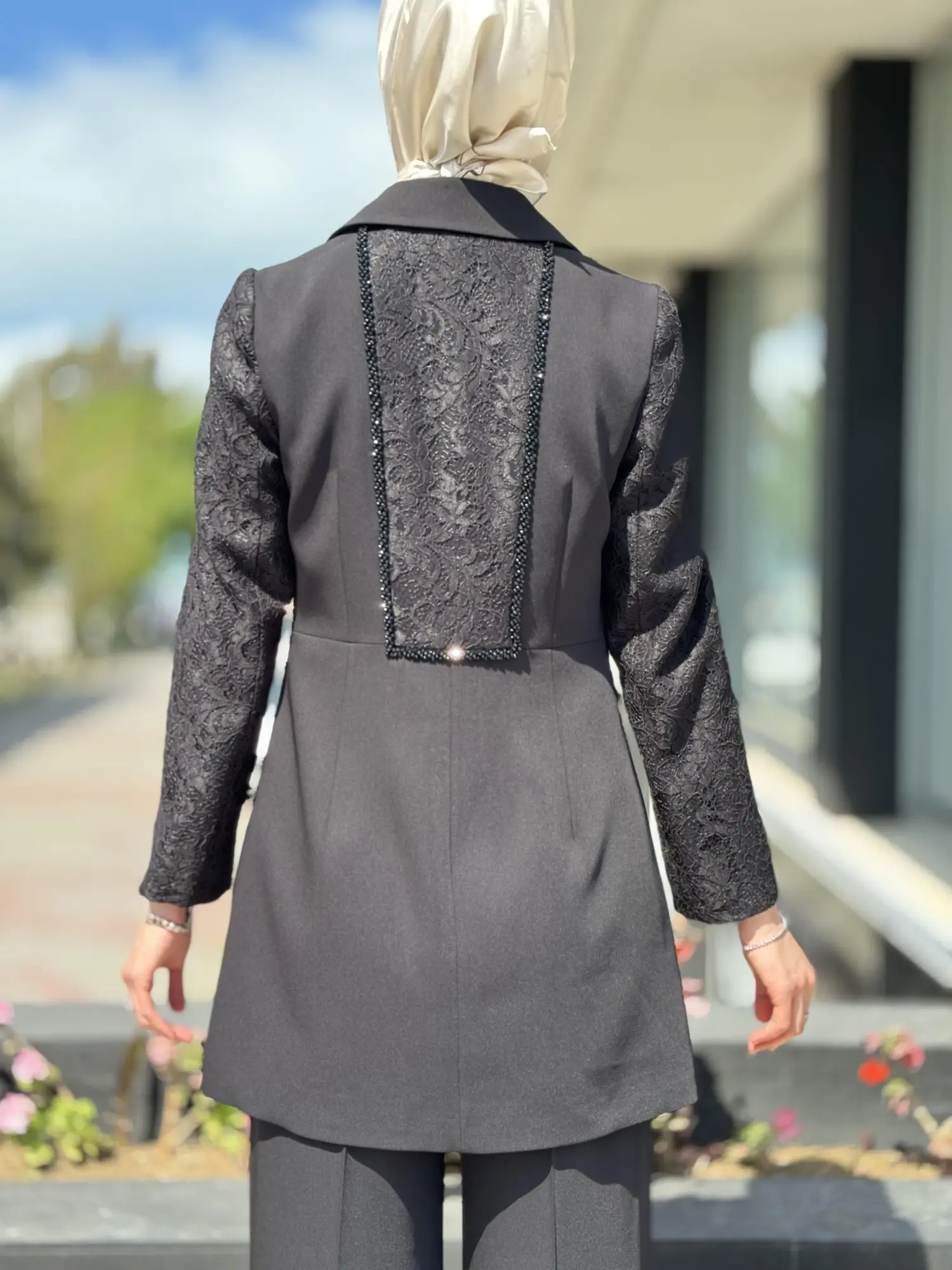 Jamila Sarah Kolları ve Arkası Dantel İşlemeli Ceket Pantolon Takım 9022