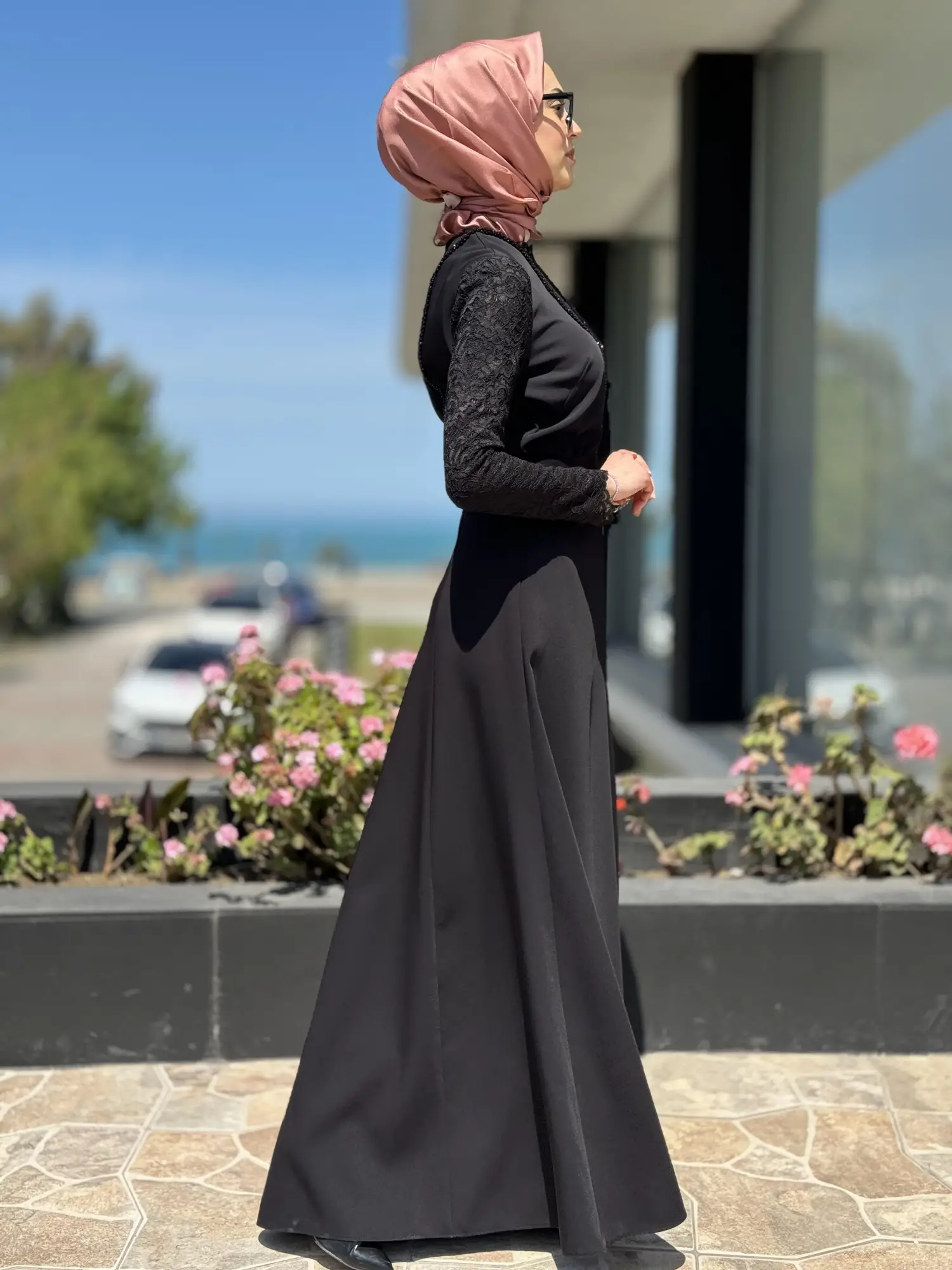 Jamila Sarah Kolları Ve Önü Dantel İşlemeli Tesettür Abiye Elbise 3018