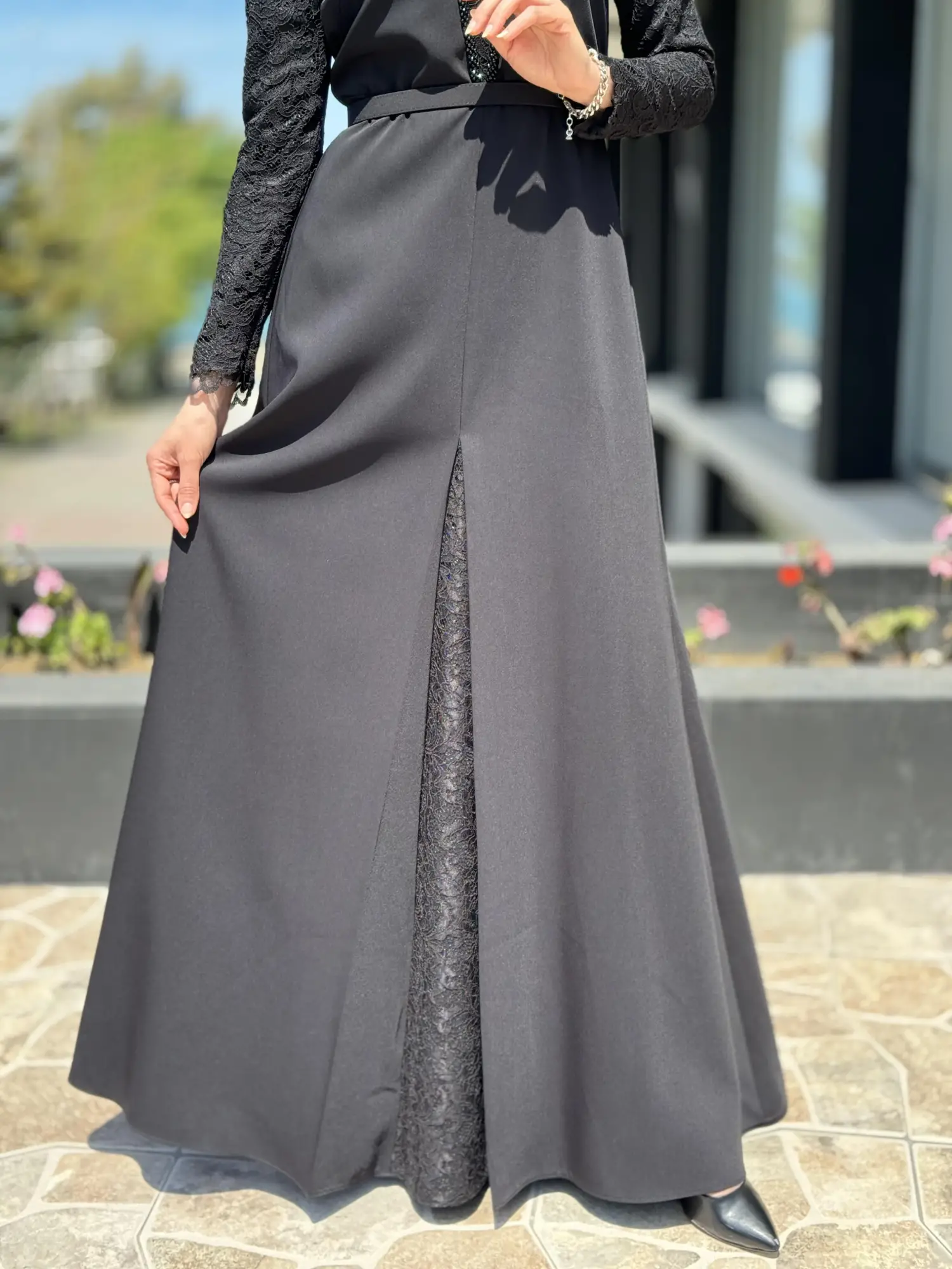 Jamila Sarah Kolları Ve Önü Dantel İşlemeli Tesettür Abiye Elbise 3018