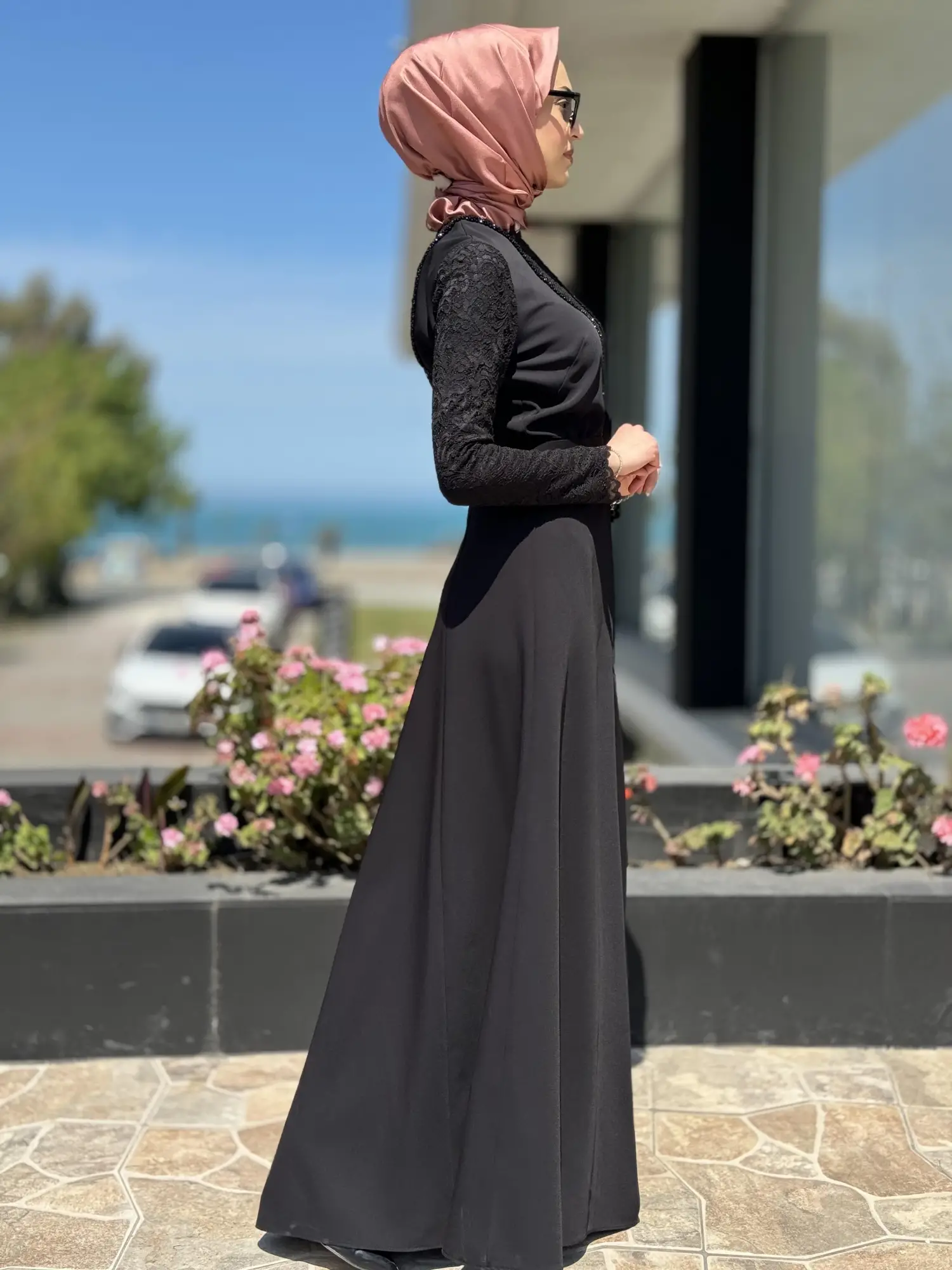 Jamila Sarah Kolları Ve Önü Dantel İşlemeli Tesettür Abiye Elbise 3018