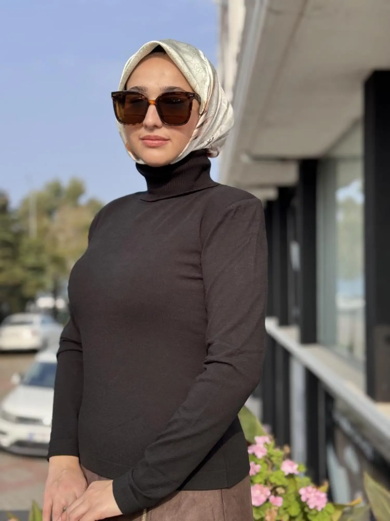 Kahma Boğazlı Siyah Triko Bluz