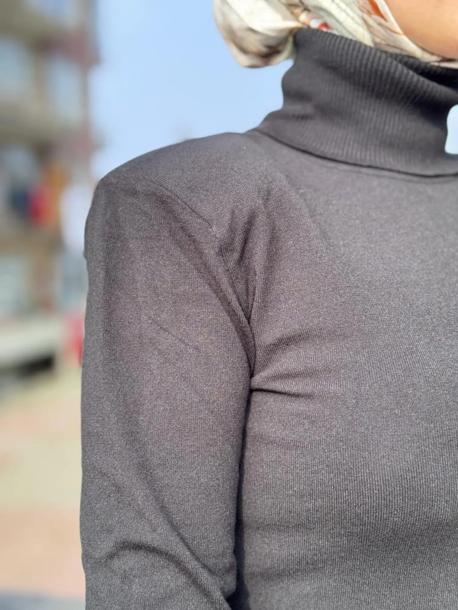 Kahma Boğazlı Siyah Triko Bluz