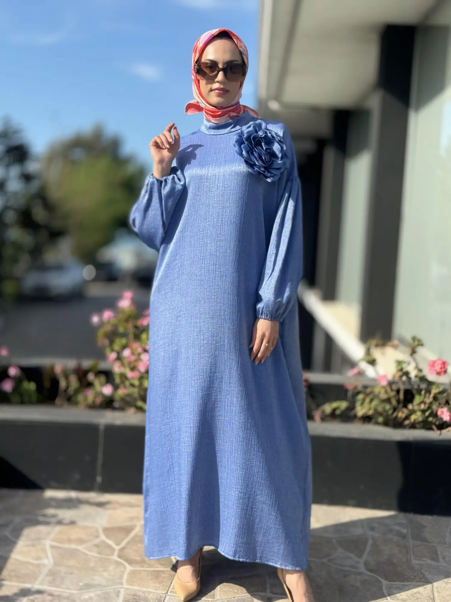 Kahma Düşük Omuz Balon Kol Broşlu Elbise