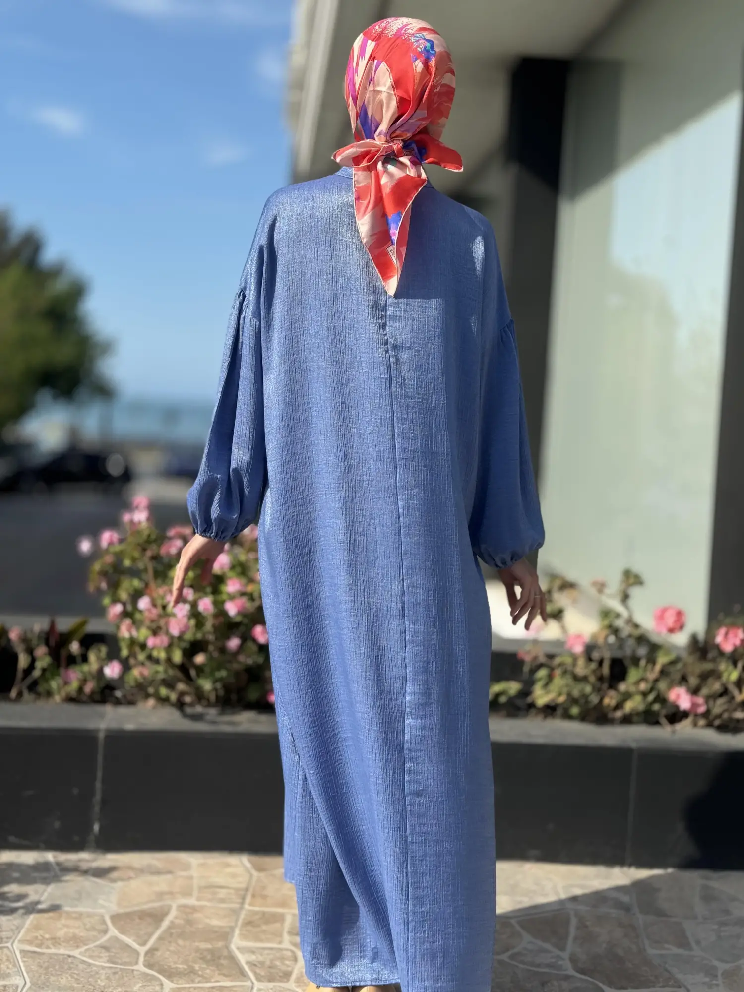 Kahma Düşük Omuz Balon Kol Broşlu Elbise