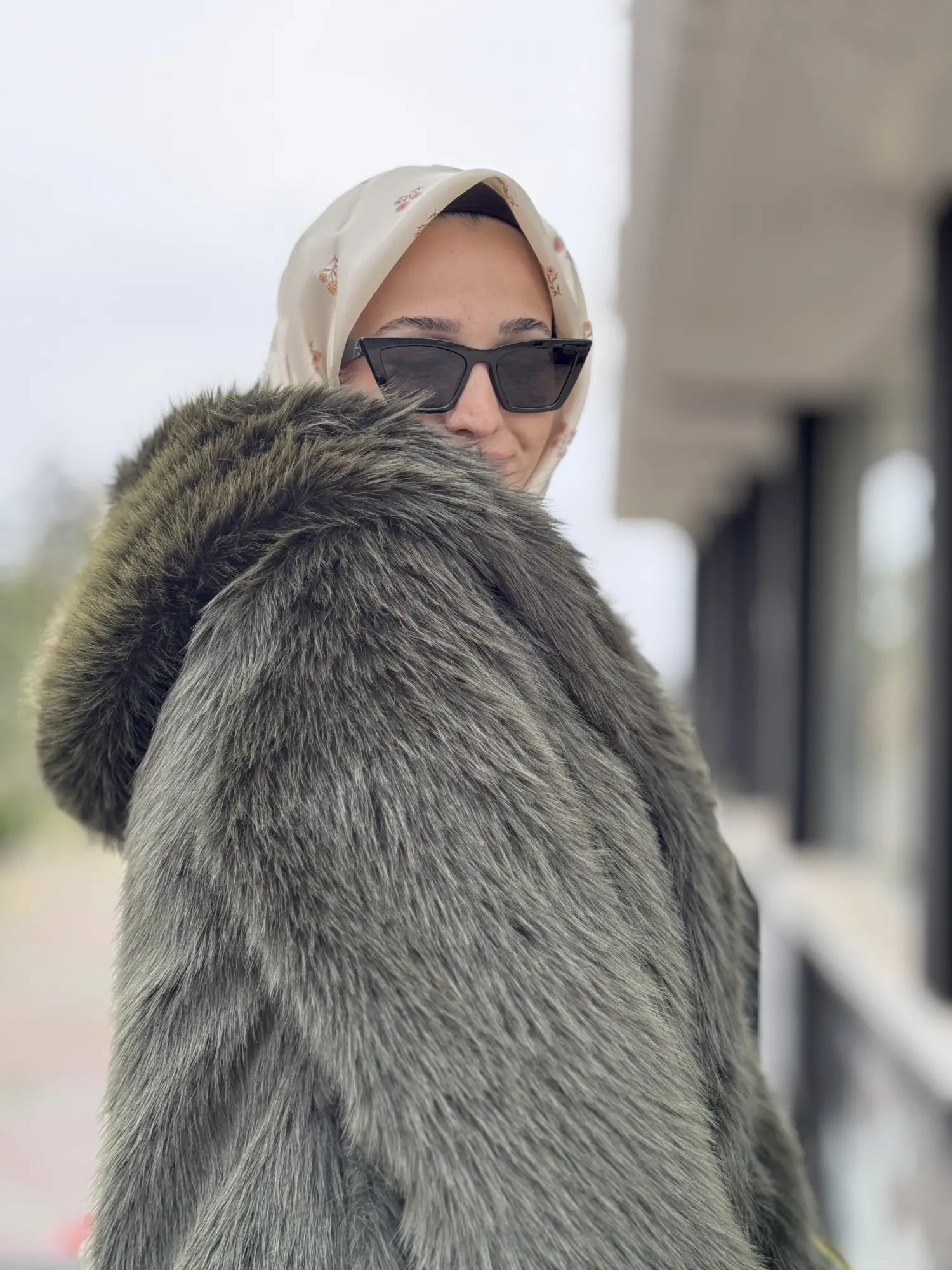 Kahma Kapüşonlu Kürk Kaban