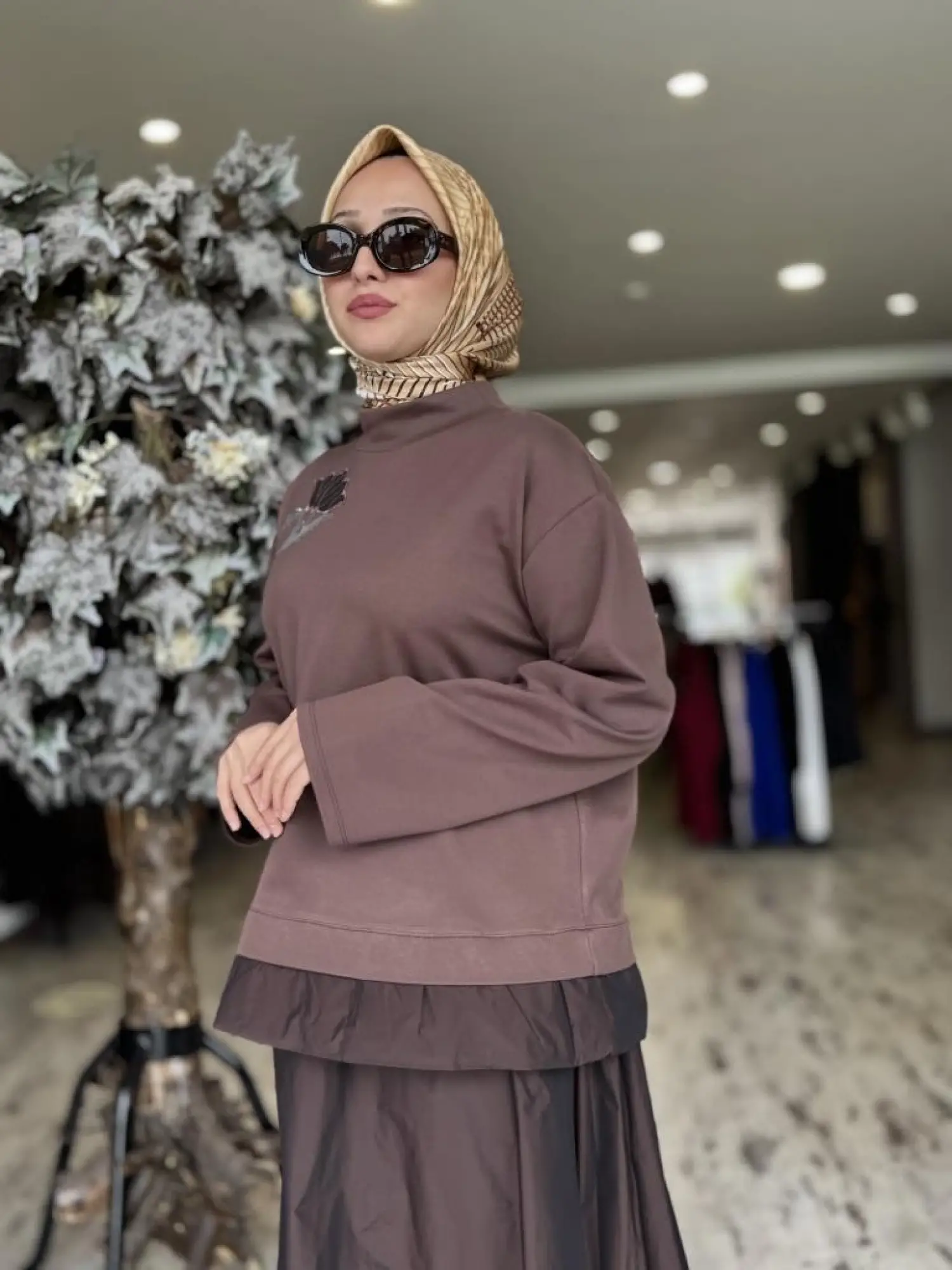 Kahma Omuz Gül Payet Detaylı Bluz