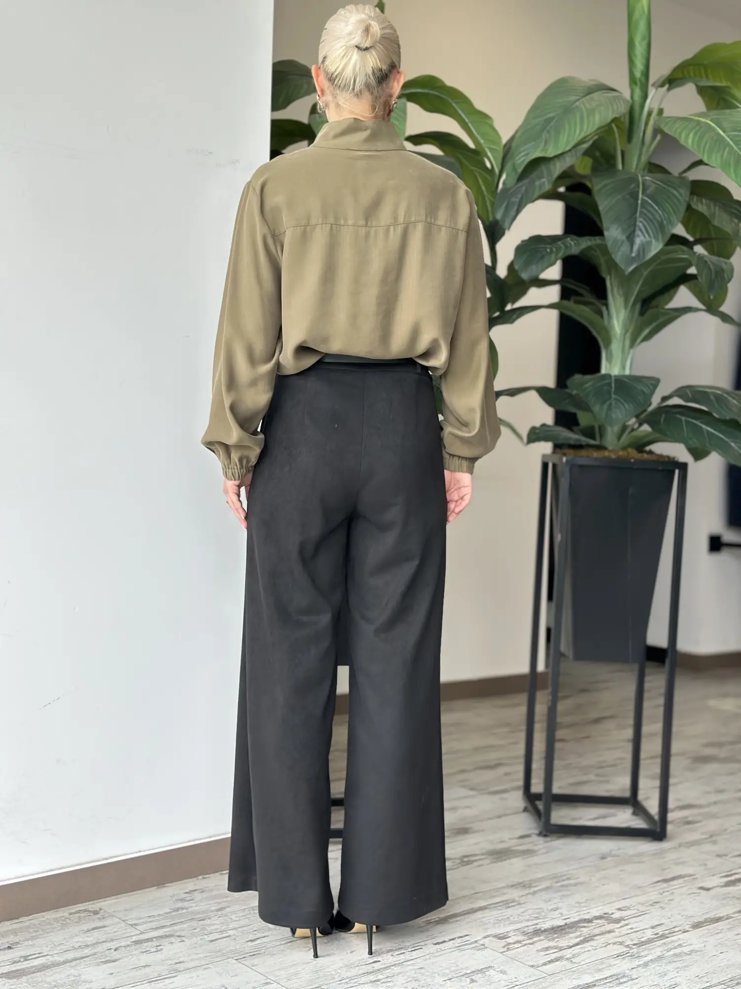 Kayra Kemerli Süet Pantolon KA19042