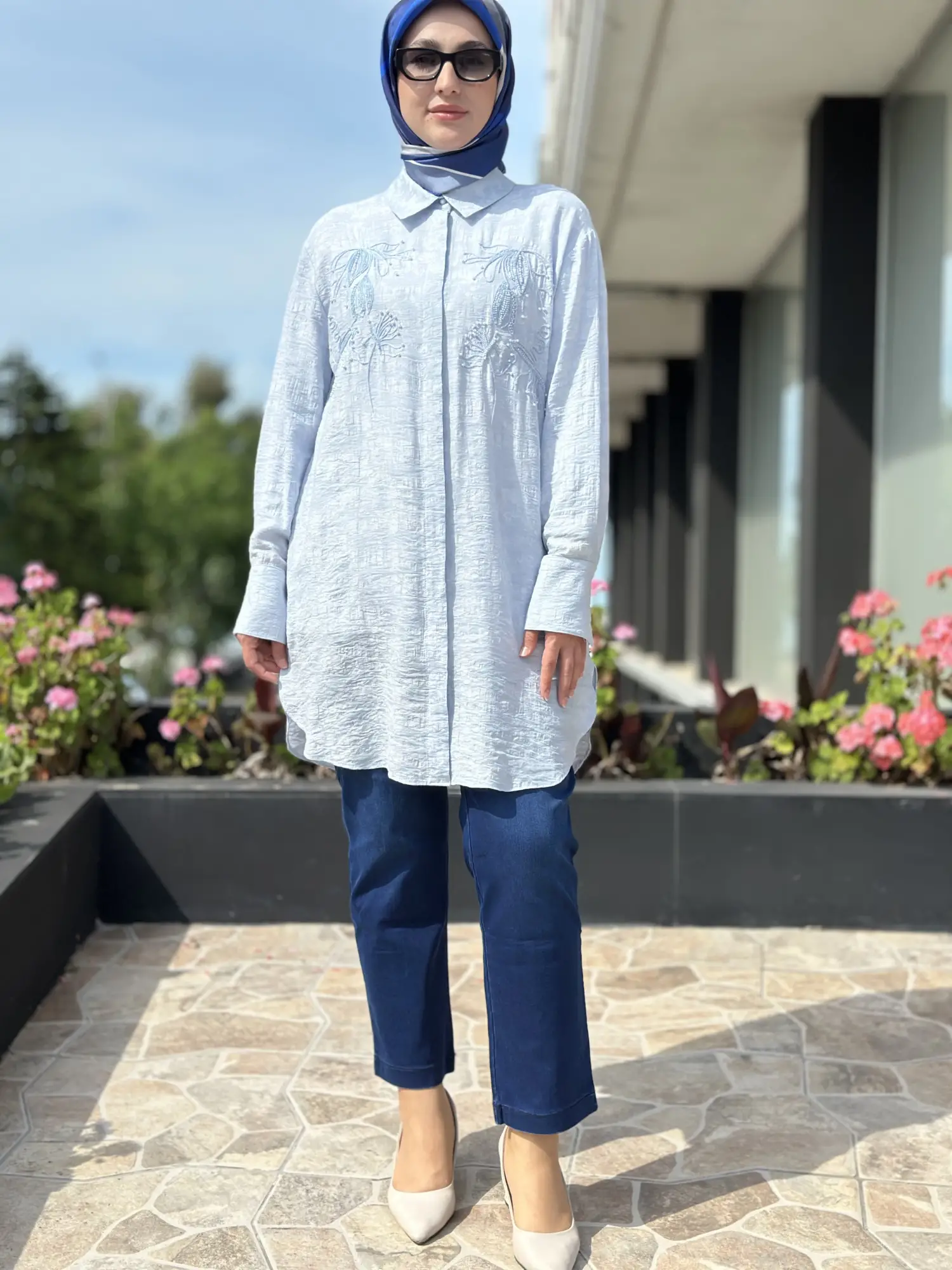 Kayra Yakası Nakış Ve Boncuk Detaylı Gömlek KA21187