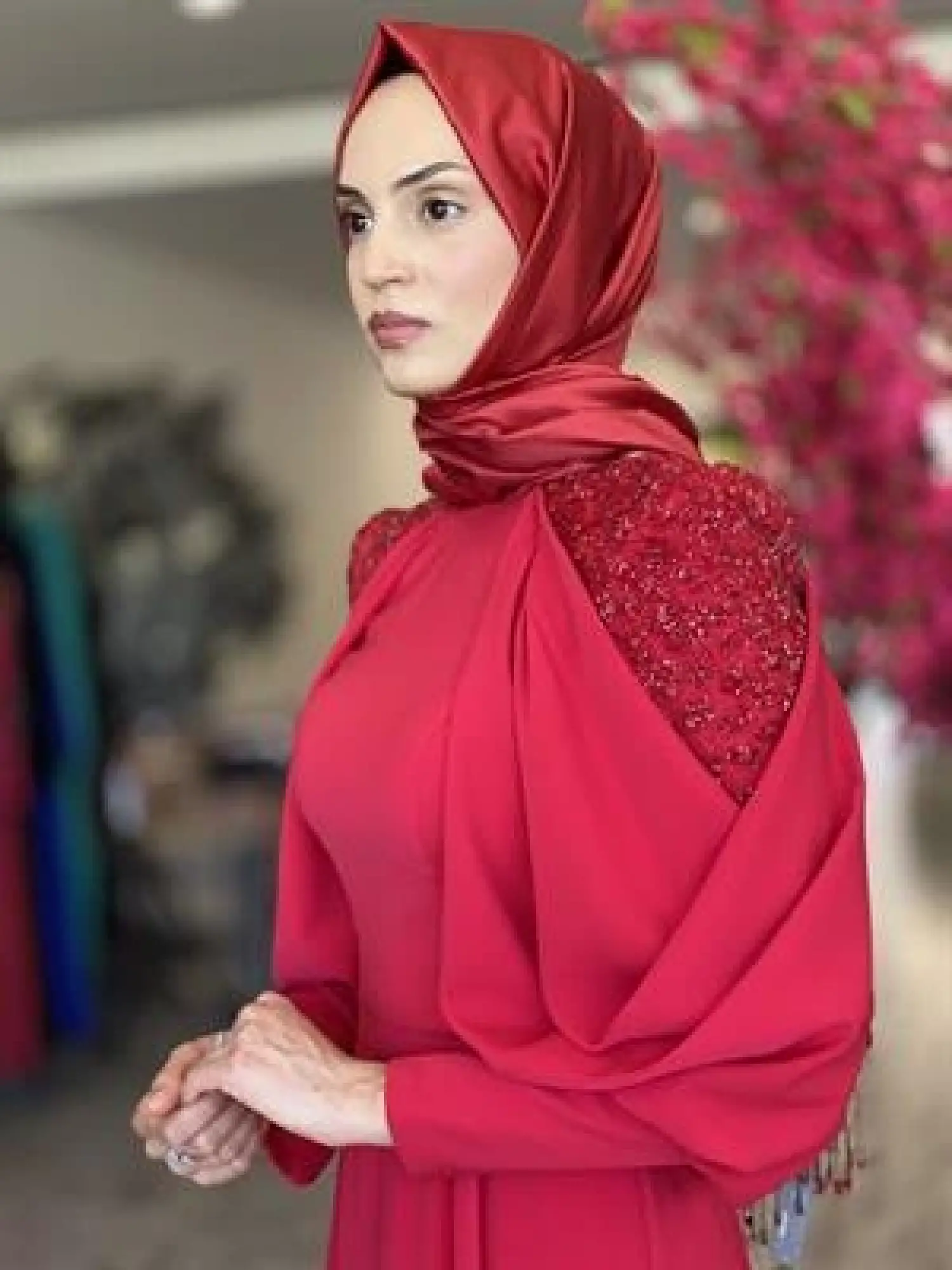 Kenzel Kırmızı Taşlı Saten Tesettür Abiye Elbise (KENZEL2104)