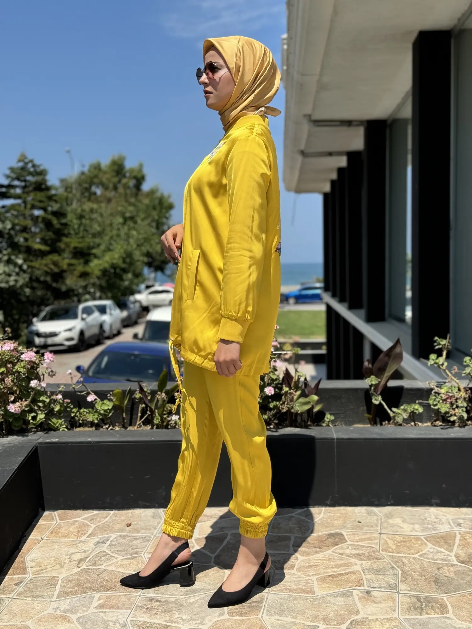 Lisa Sırtı Ve Göğsü İşlemeli Ceket  Pantolon Takım 3026