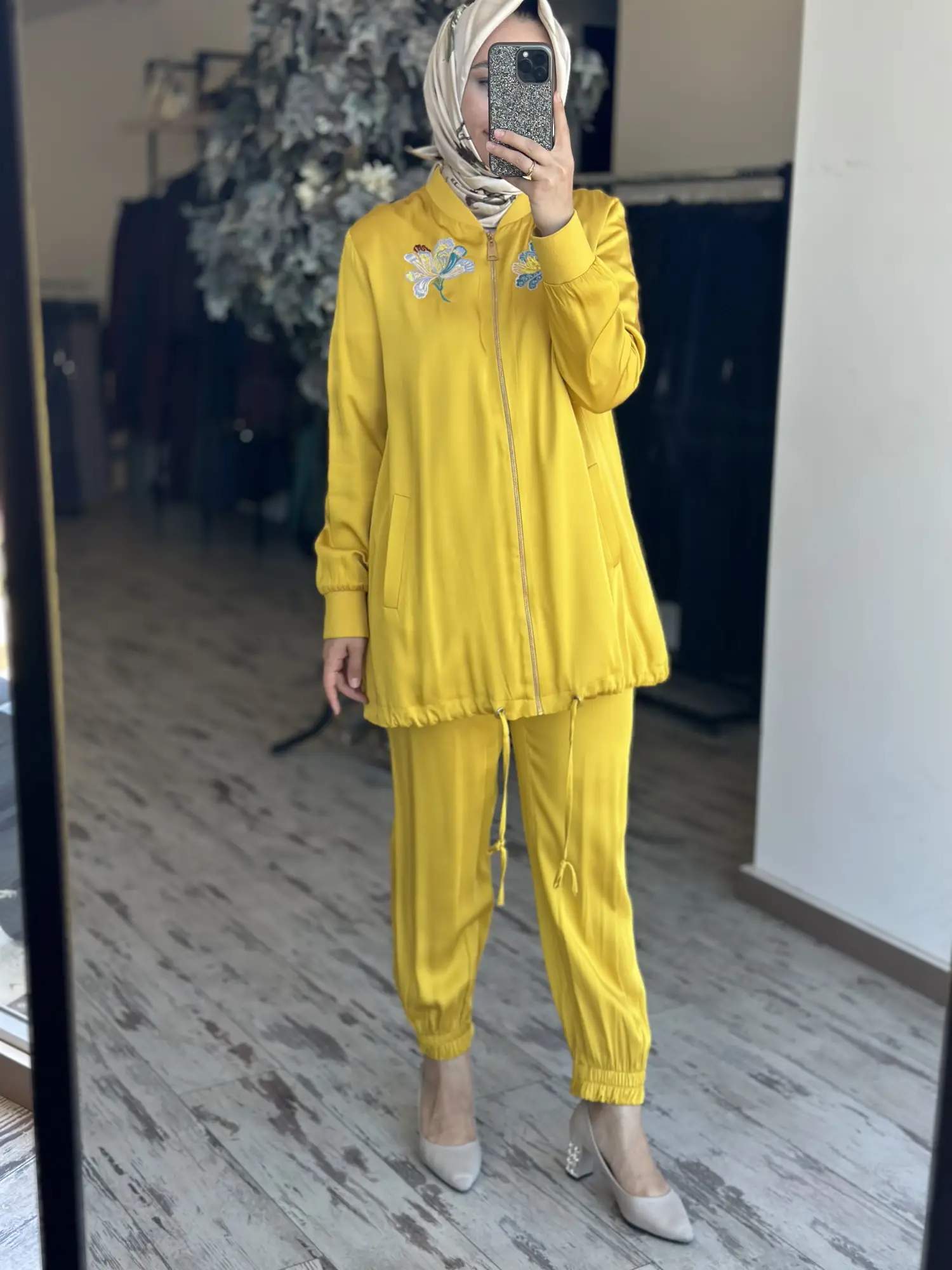 Lisa Sırtı Ve Göğsü İşlemeli Ceket  Pantolon Takım 3026