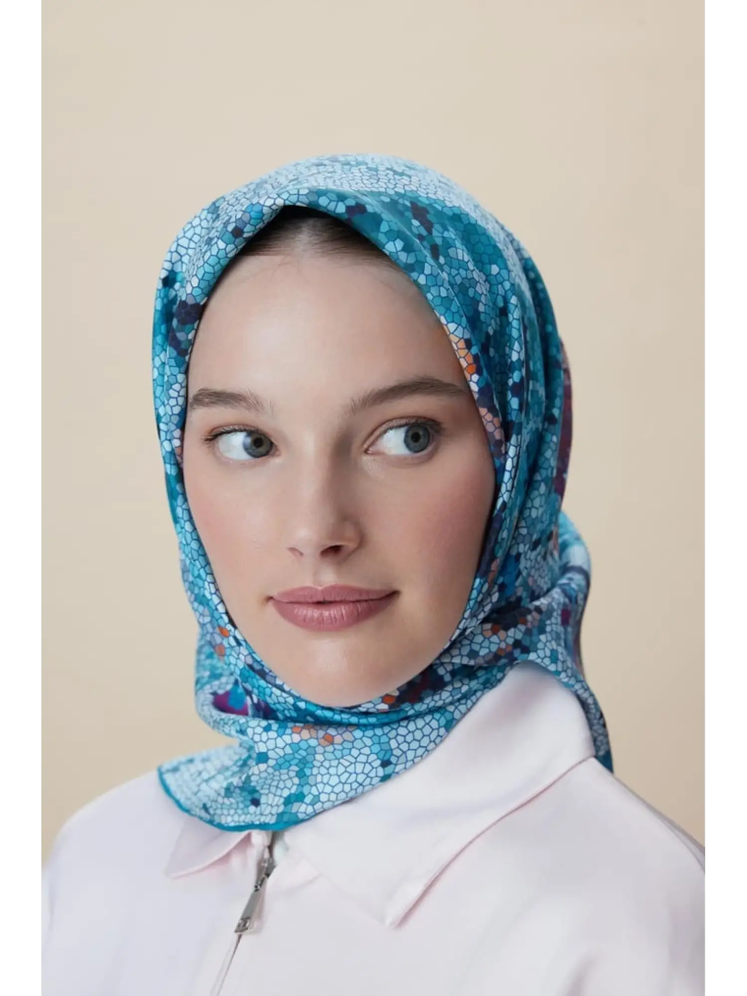 Maisa Su Masalı Çift Taraflı 90X90 Twil İpek Eşarp