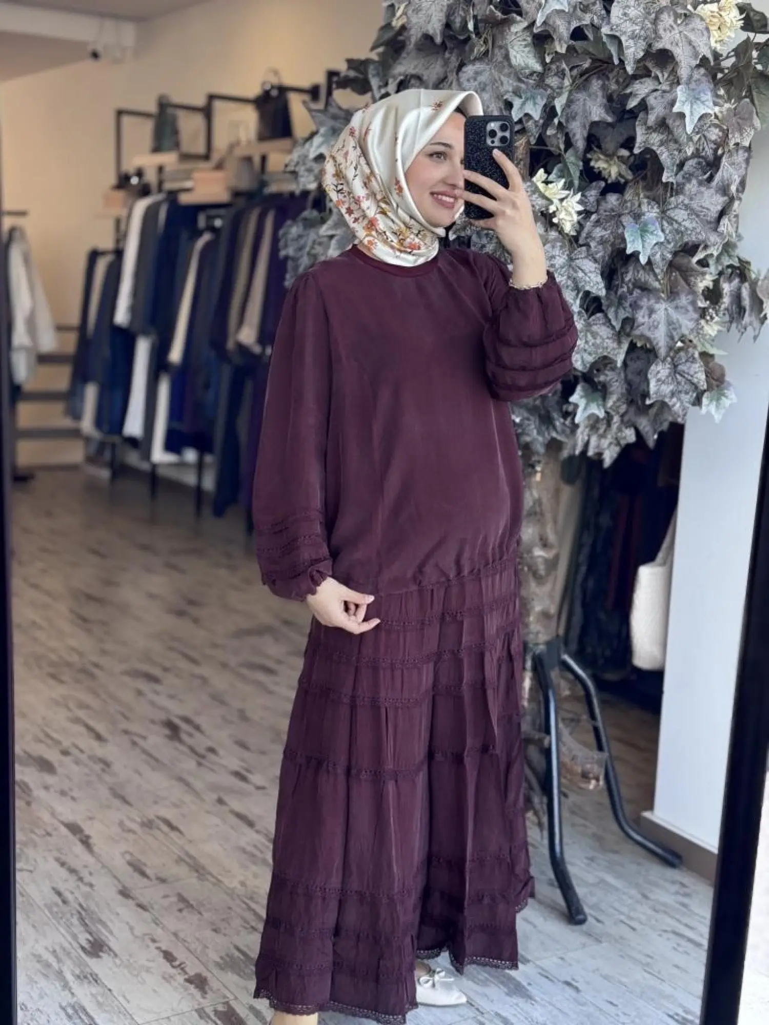 Misswhence Bluz Kolları ve Eteği Katkat Güpür Detaylı Bluz Etek Takım 37005