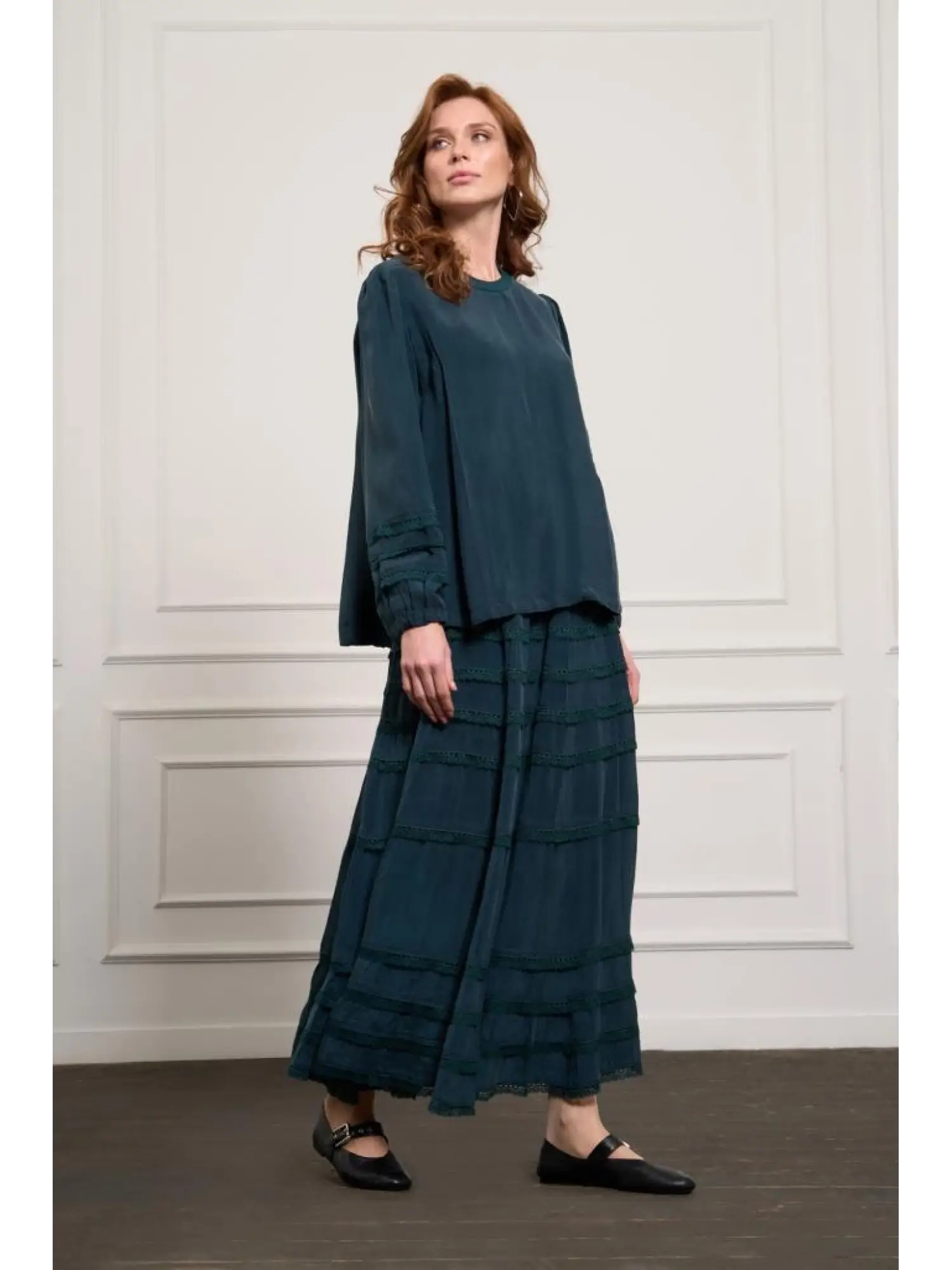 Misswhence Bluz Kolları ve Eteği Katkat Güpür Detaylı Bluz Etek Takım 37005