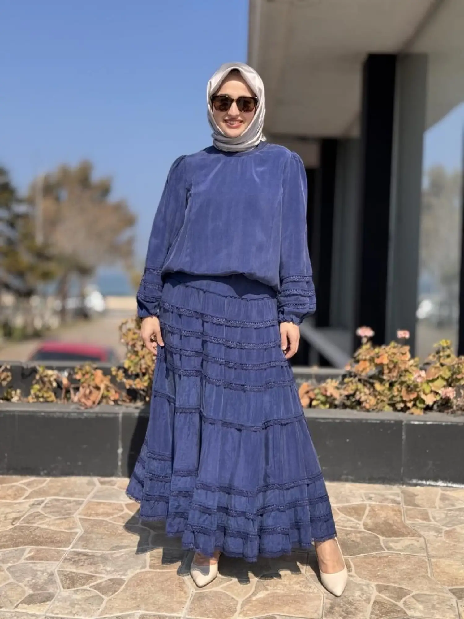 Misswhence Bluz Kolları ve Eteği Katkat Güpür Detaylı Bluz Etek Takım 37005