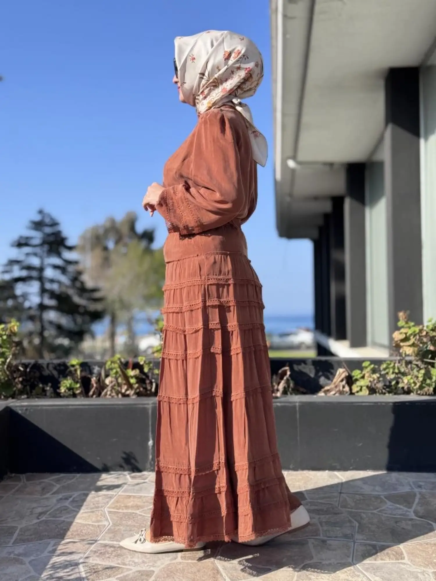 Misswhence Bluz Kolları ve Eteği Katkat Güpür Detaylı Bluz Etek Takım 37005