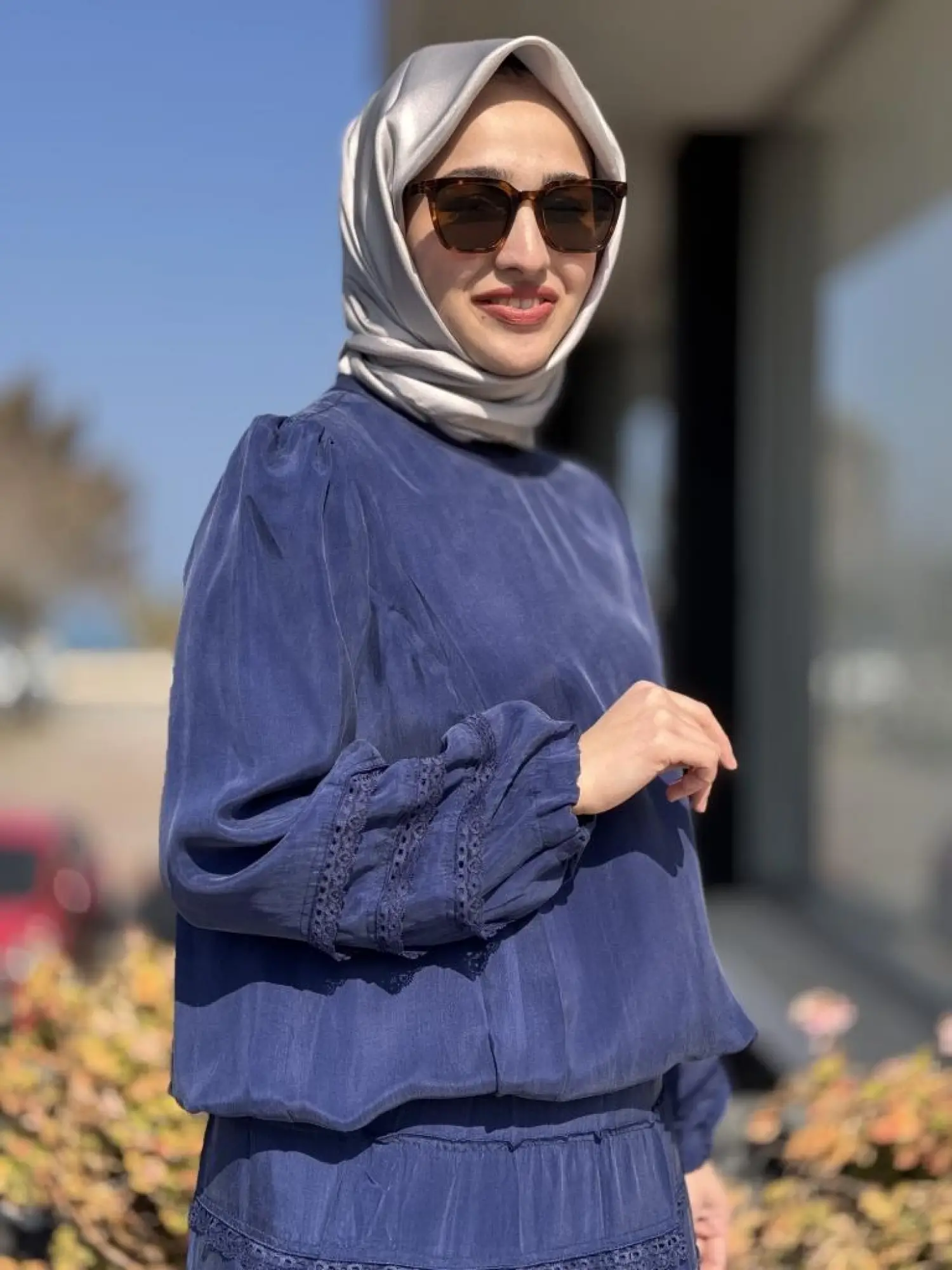 Misswhence Bluz Kolları ve Eteği Katkat Güpür Detaylı Bluz Etek Takım 37005