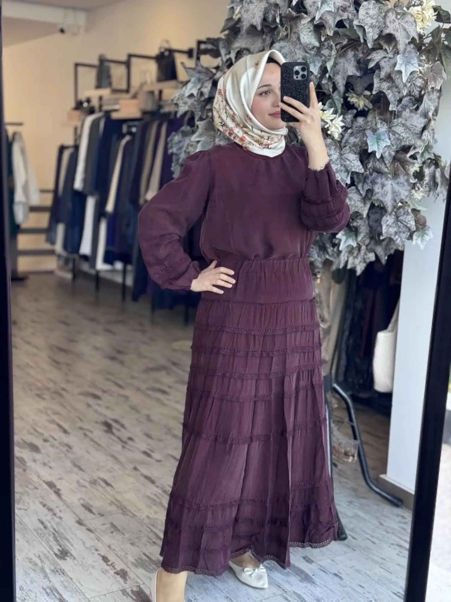 Misswhence Bluz Kolları ve Eteği Katkat Güpür Detaylı Bluz Etek Takım 37005