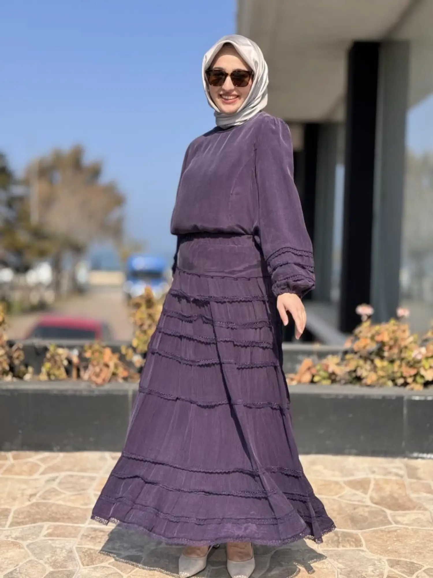 Misswhence Bluz Kolları ve Eteği Katkat Güpür Detaylı Bluz Etek Takım 37005