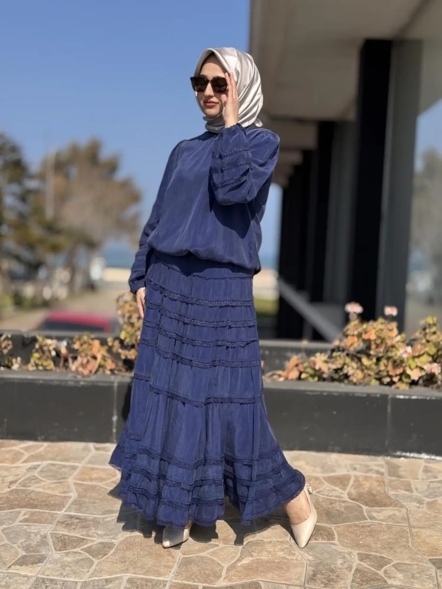 Misswhence Bluz Kolları ve Eteği Katkat Güpür Detaylı Bluz Etek Takım 37005