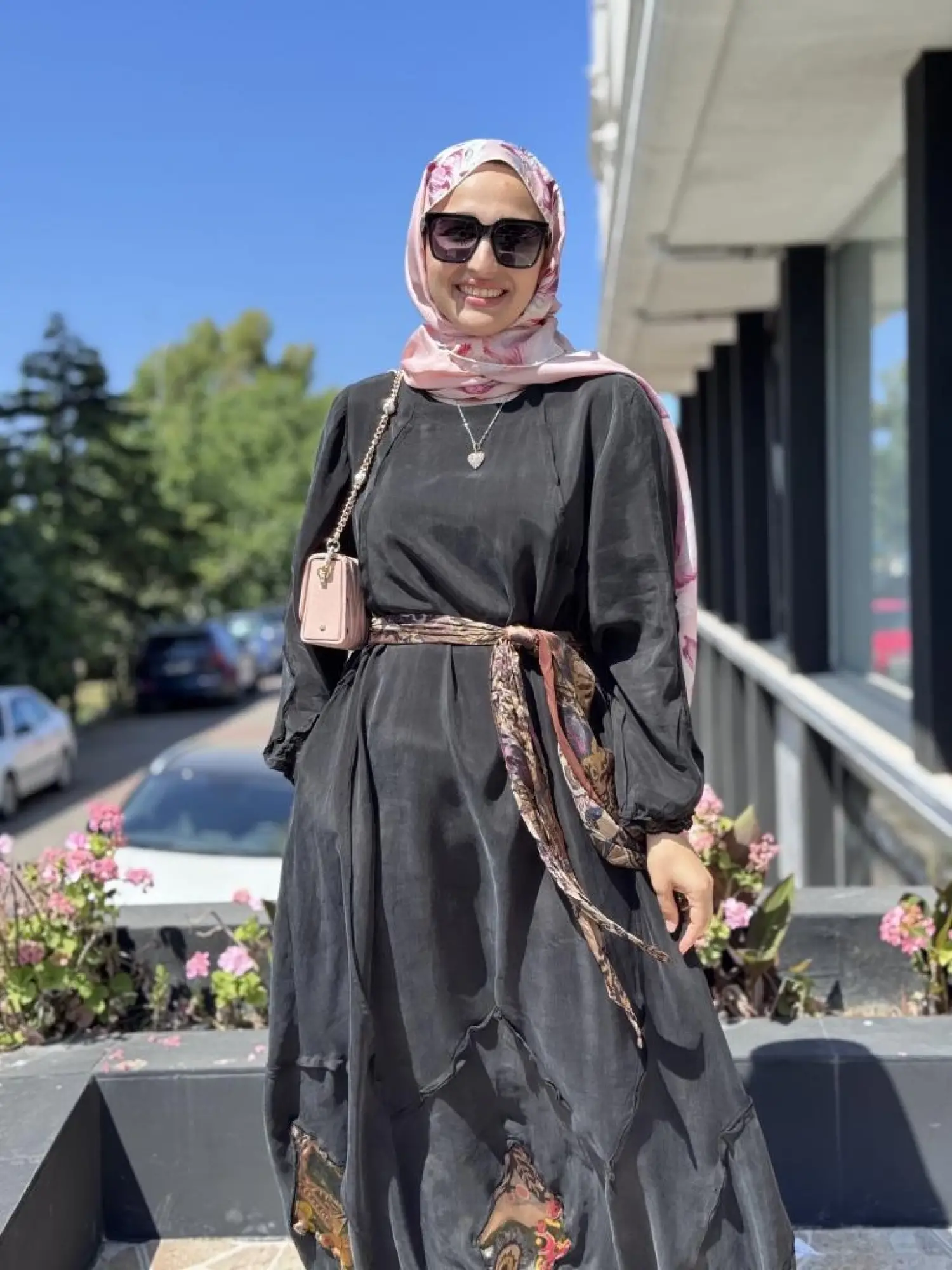 Misswhence Güpür ve Patcwork Detaylı Büyük Beden Şallı Cupra İpek Elbise V3150