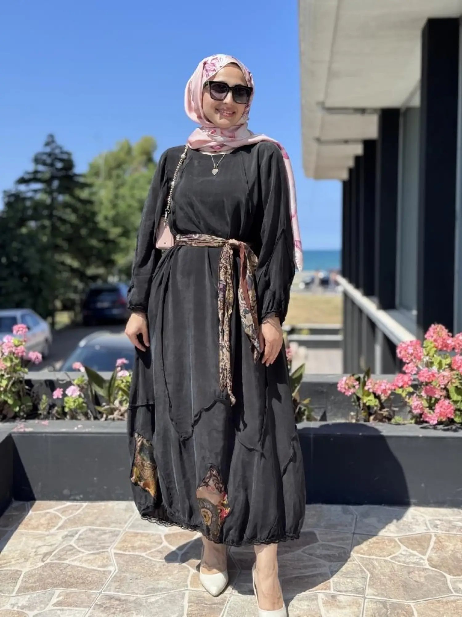 Misswhence Güpür ve Patcwork Detaylı Büyük Beden Şallı Cupra İpek Elbise V3150