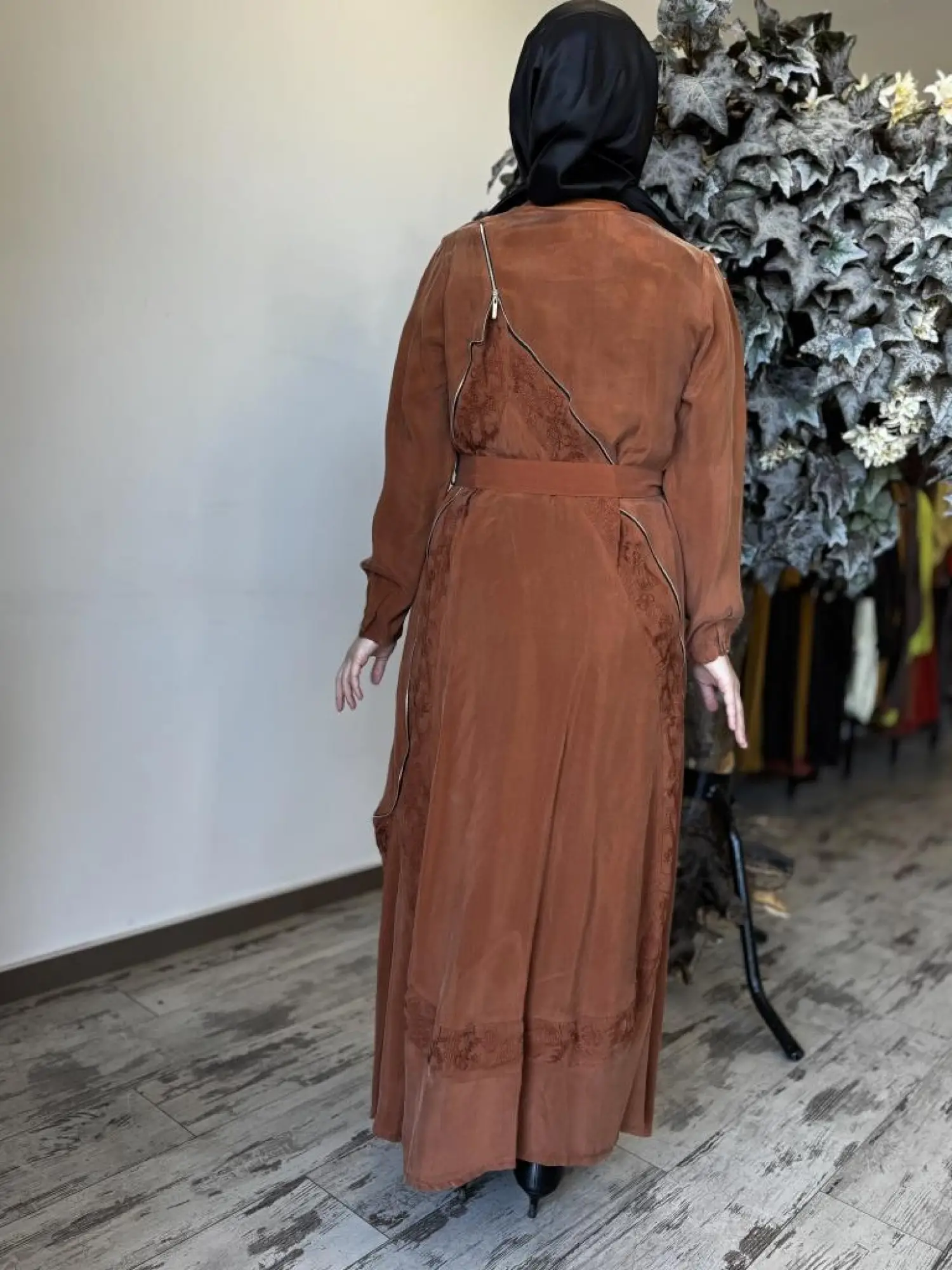 Misswhence Nakış ve Fermuar Detaylı Cupra İpek Elbise 37800