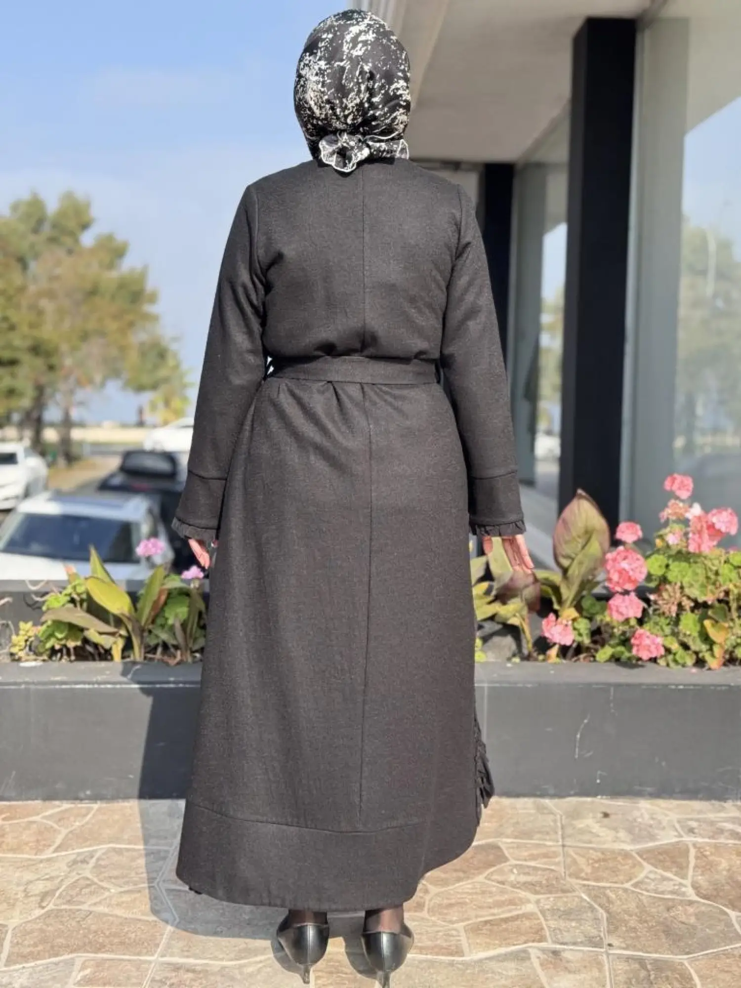 Misswhence Nakış ve İpek Fırfır Detaylı Ezme Keçe Siyah Pardesü 36500