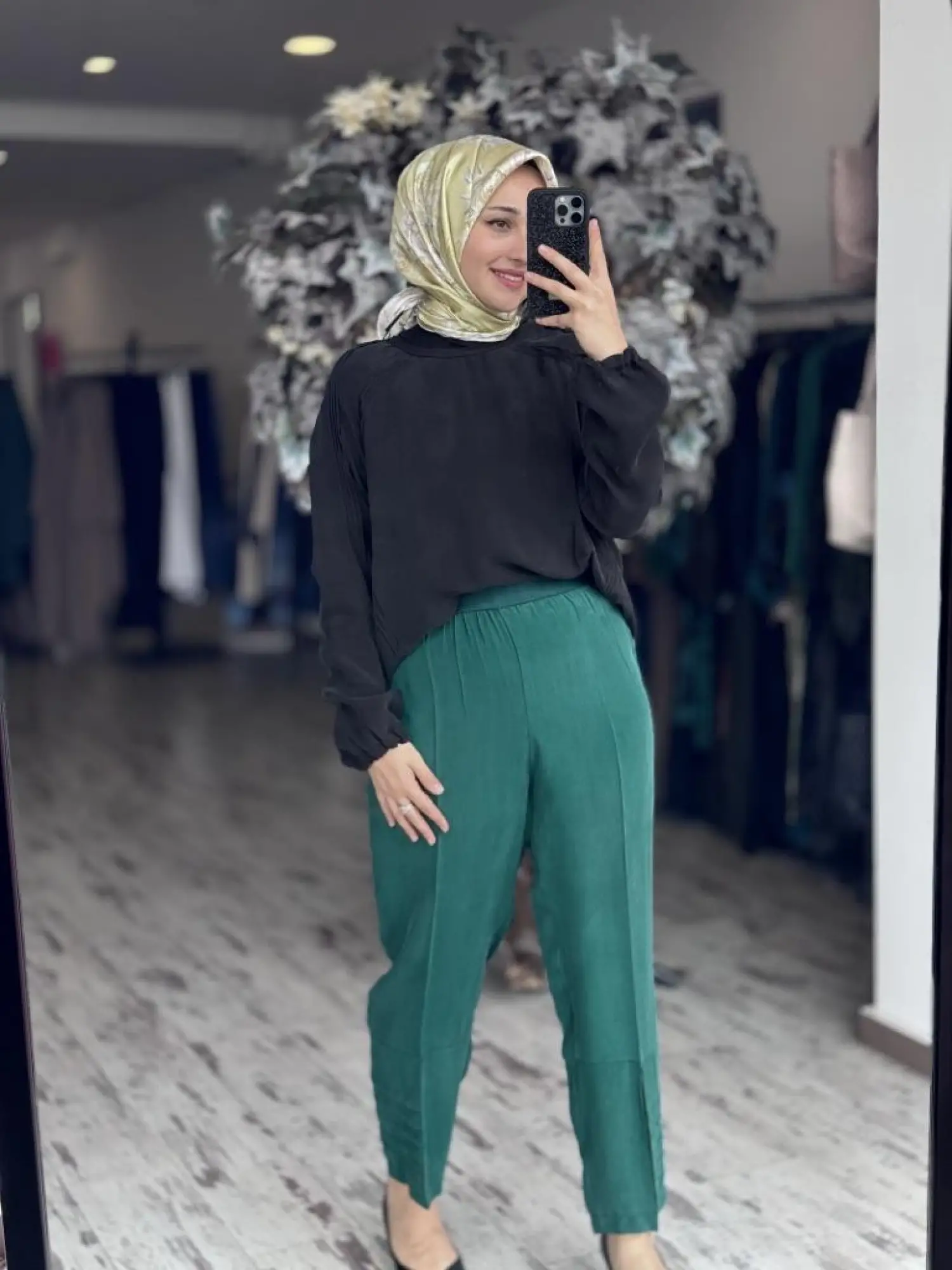 Misswhence Paçası Drape Detaylı Beli Lastikli Cupra İpek Pantolon 37108