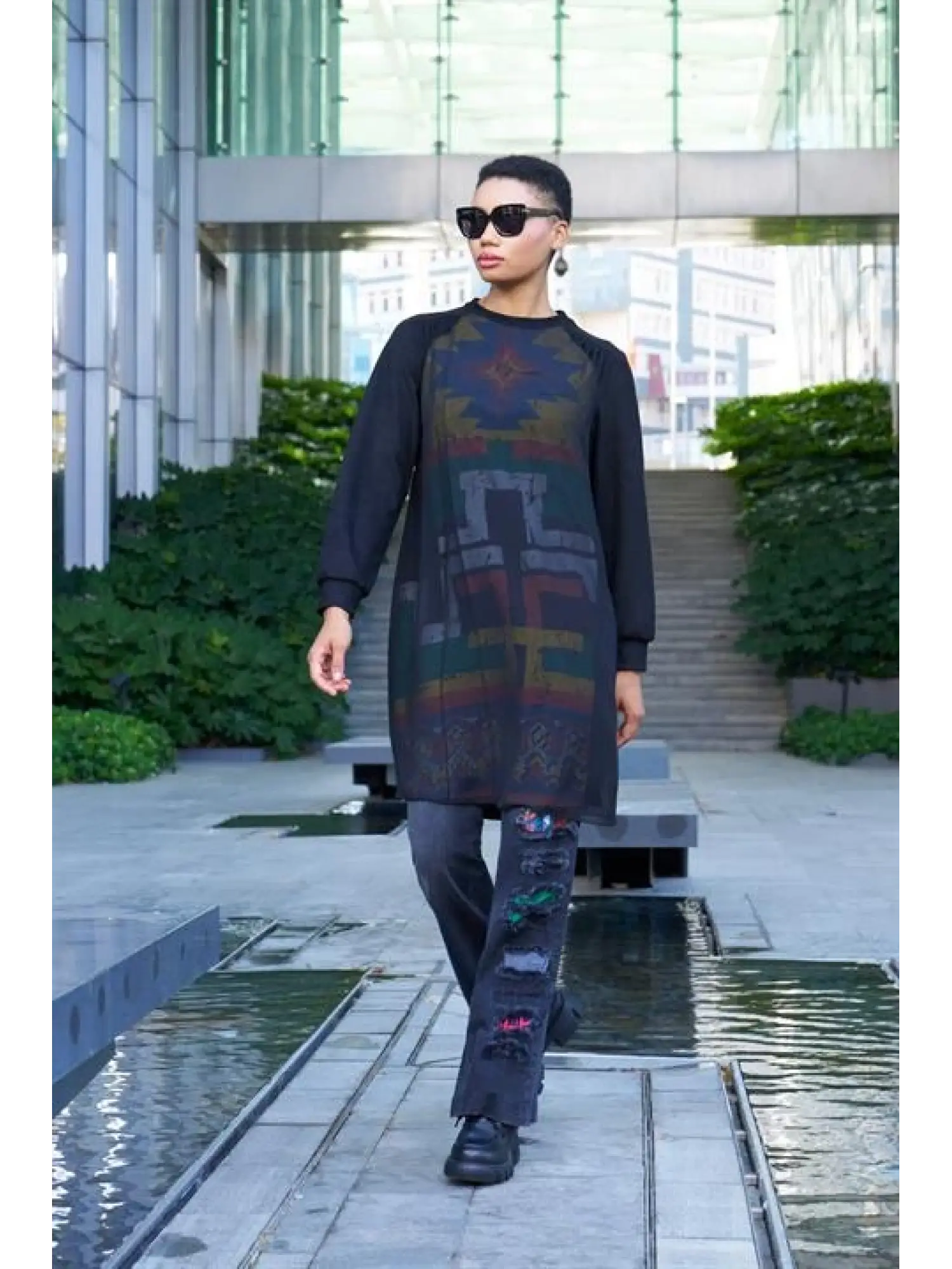 Misswhence Paçası Nakışlı, Kapalı Yırtık İspanyol Paça Kot Pantolon 34103N