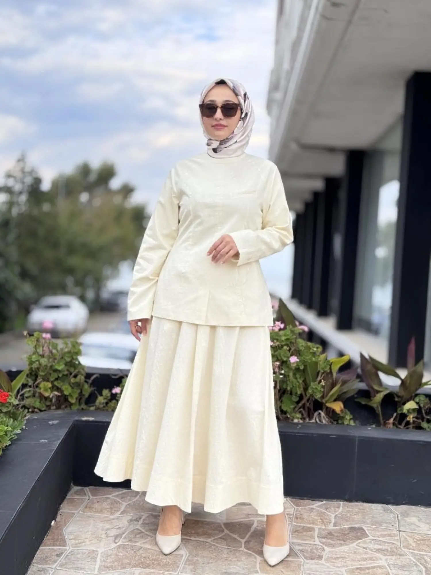 QooQ Store Nakış Detaylı Çift Yönlü Bluz Etek Takım 26FW210