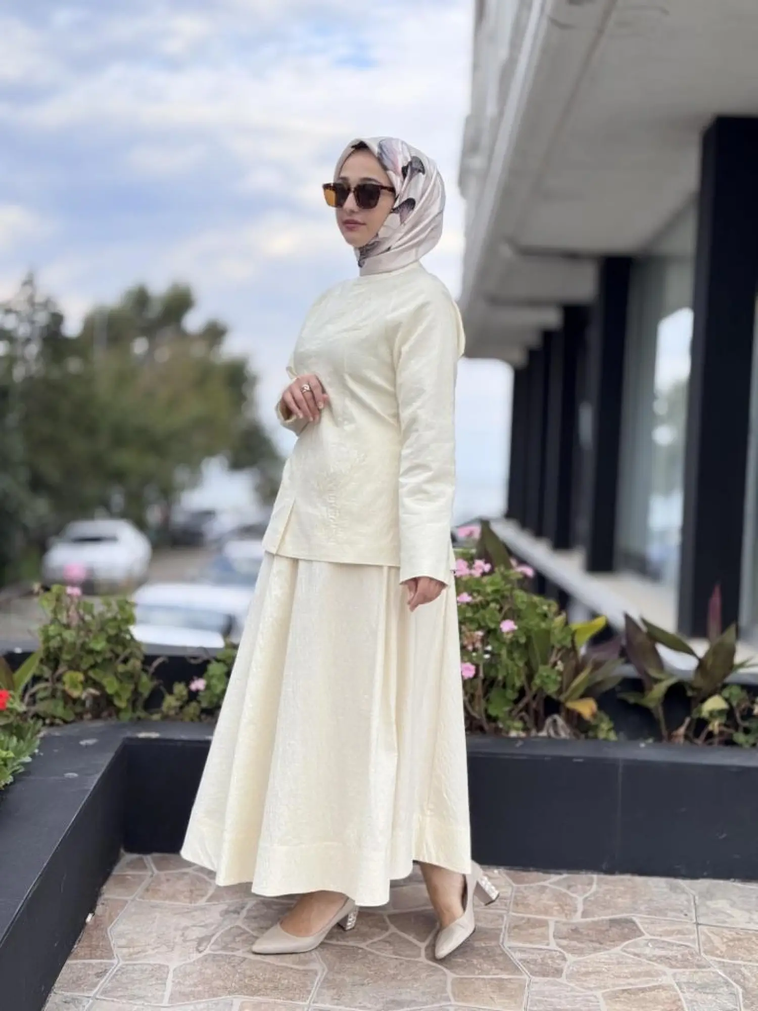 QooQ Store Nakış Detaylı Çift Yönlü Bluz Etek Takım 26FW210