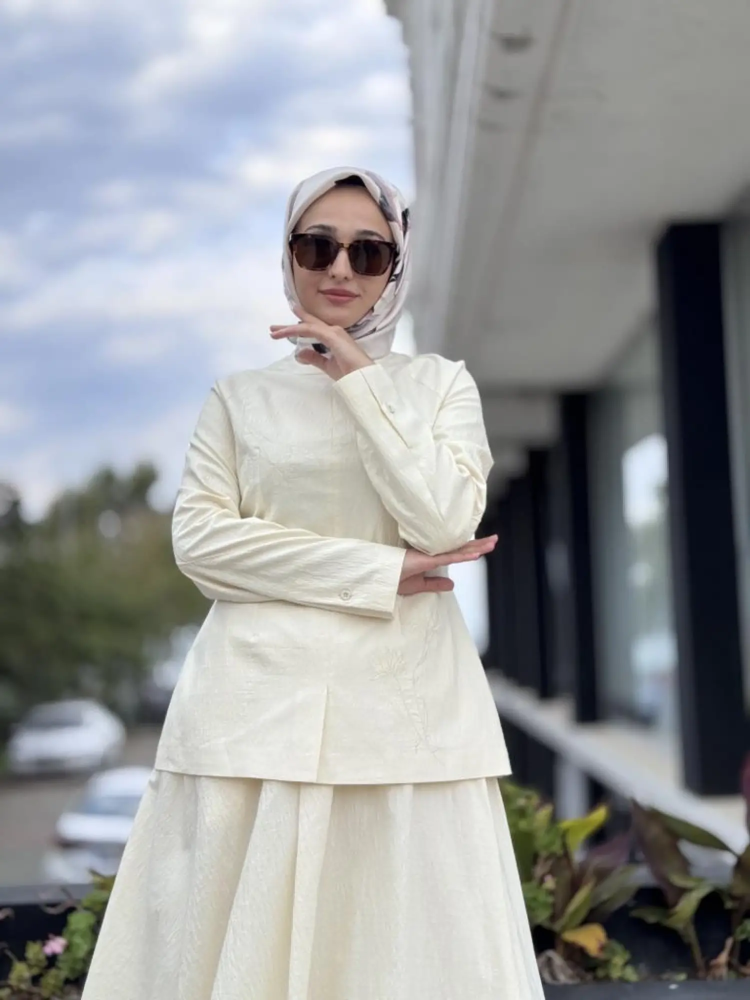 QooQ Store Nakış Detaylı Çift Yönlü Bluz Etek Takım 26FW210