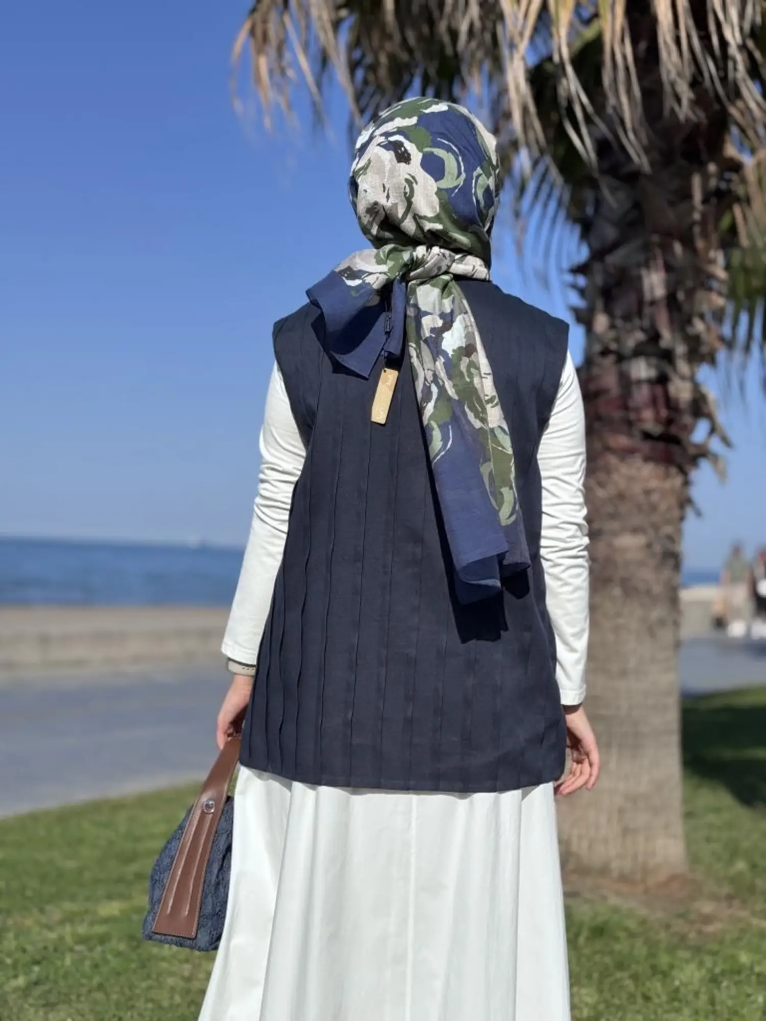 QooQ Store Serpent Çıtçıtlı Keten Yelek 25SS609