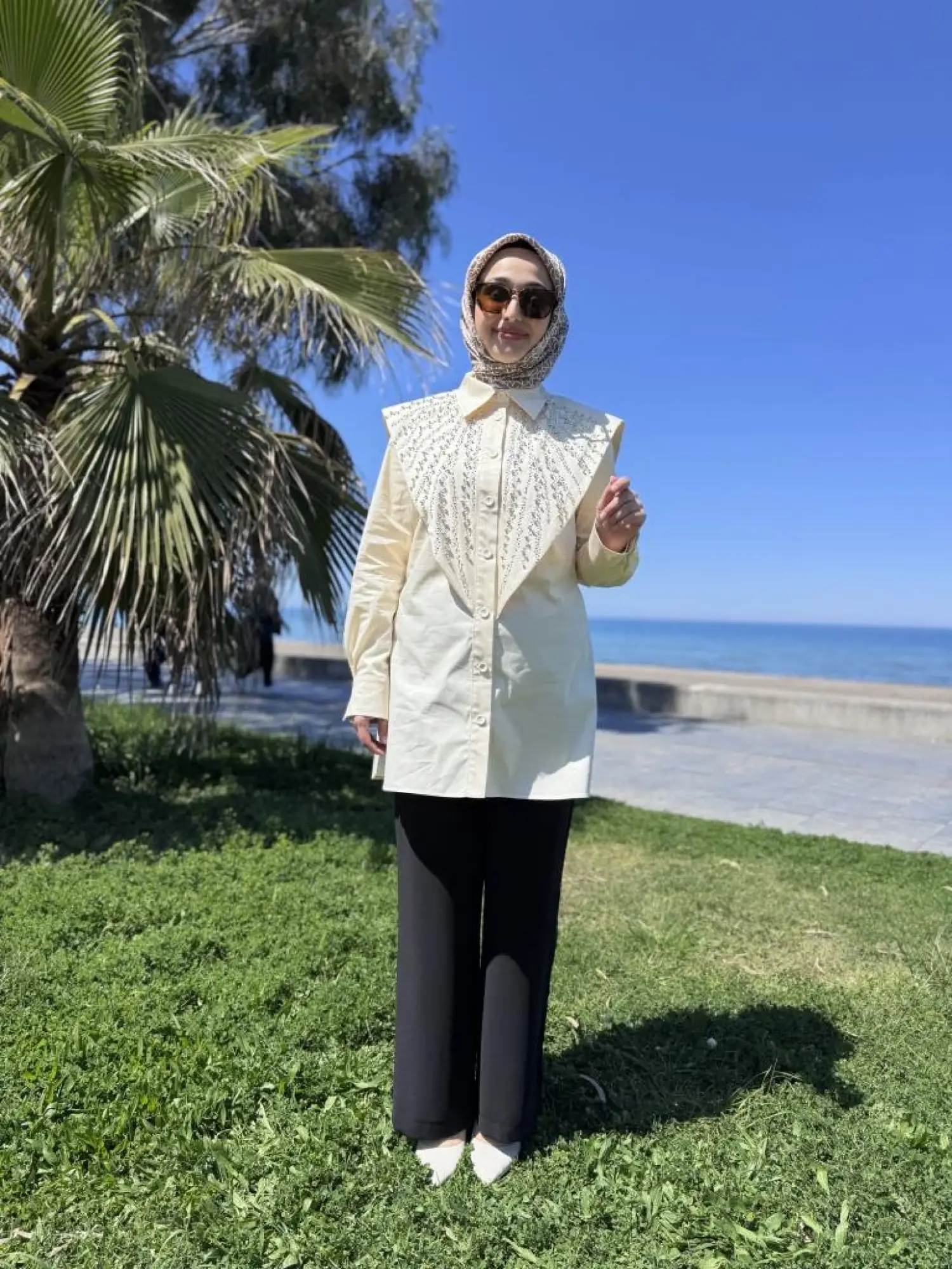 Qupra Göğsü Taş Detaylı Poplin Gömlek WAB84004