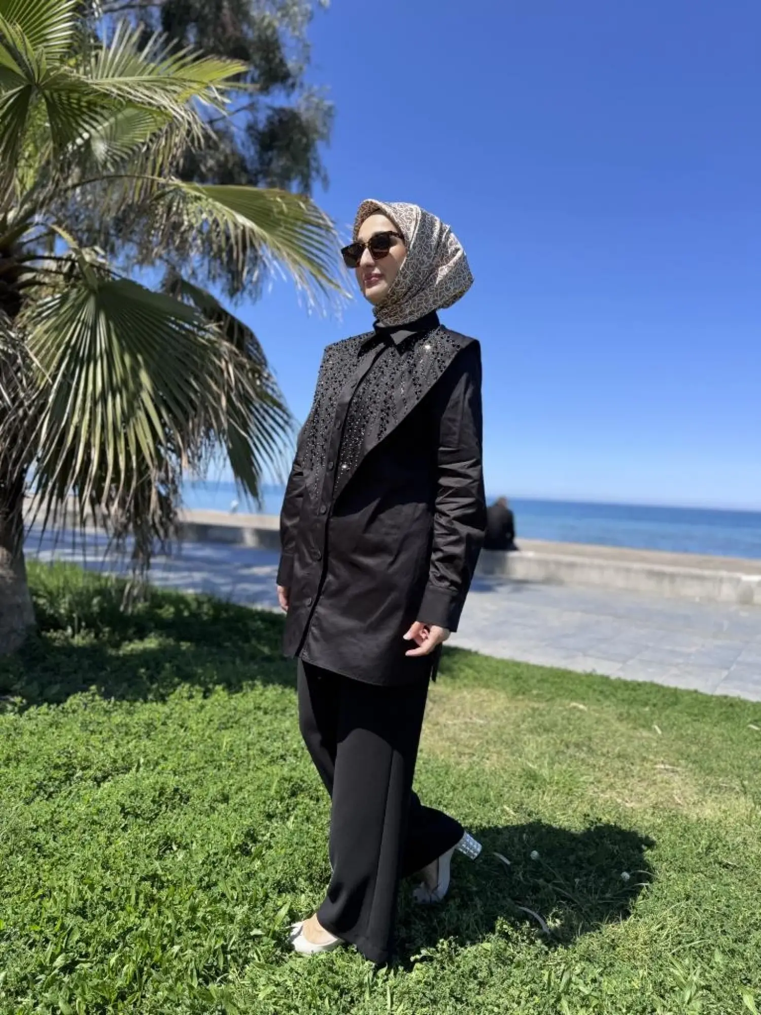 Qupra Göğsü Taş Detaylı Poplin Gömlek WAB84004