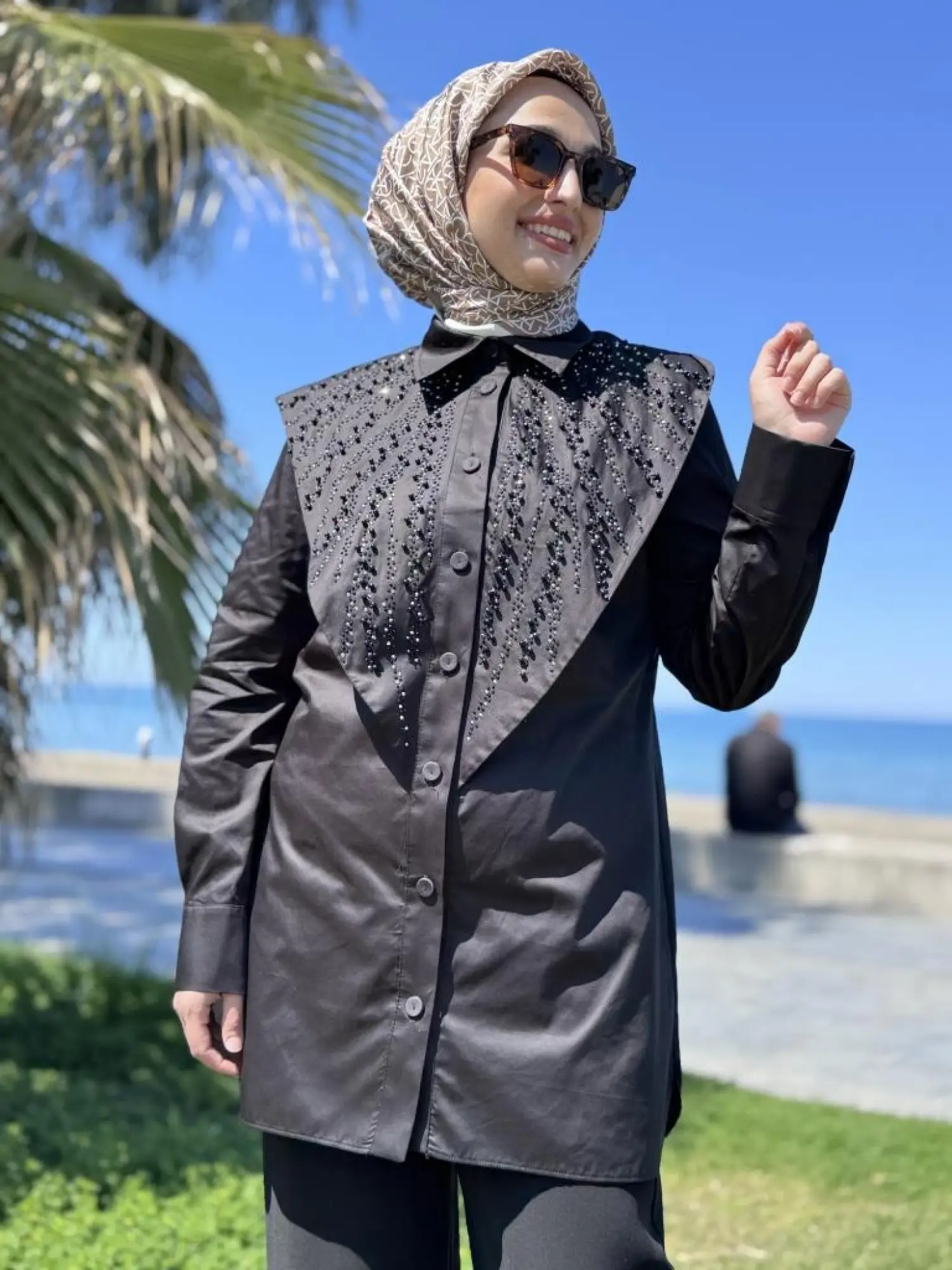 Qupra Göğsü Taş Detaylı Poplin Gömlek WAB84004