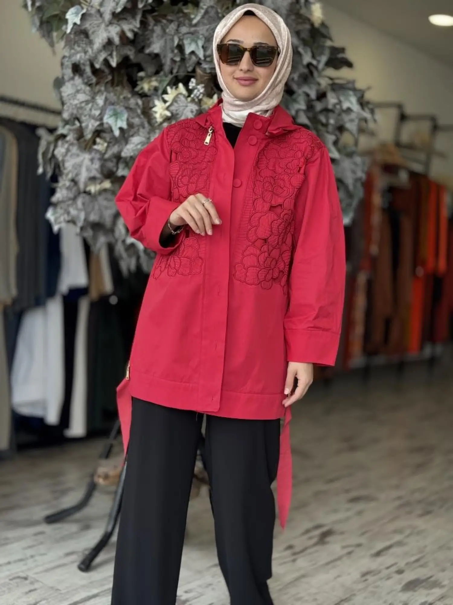 Qupra Kapüşonlu Nakış Detaylı Lazer Kesim Kap WAB81002