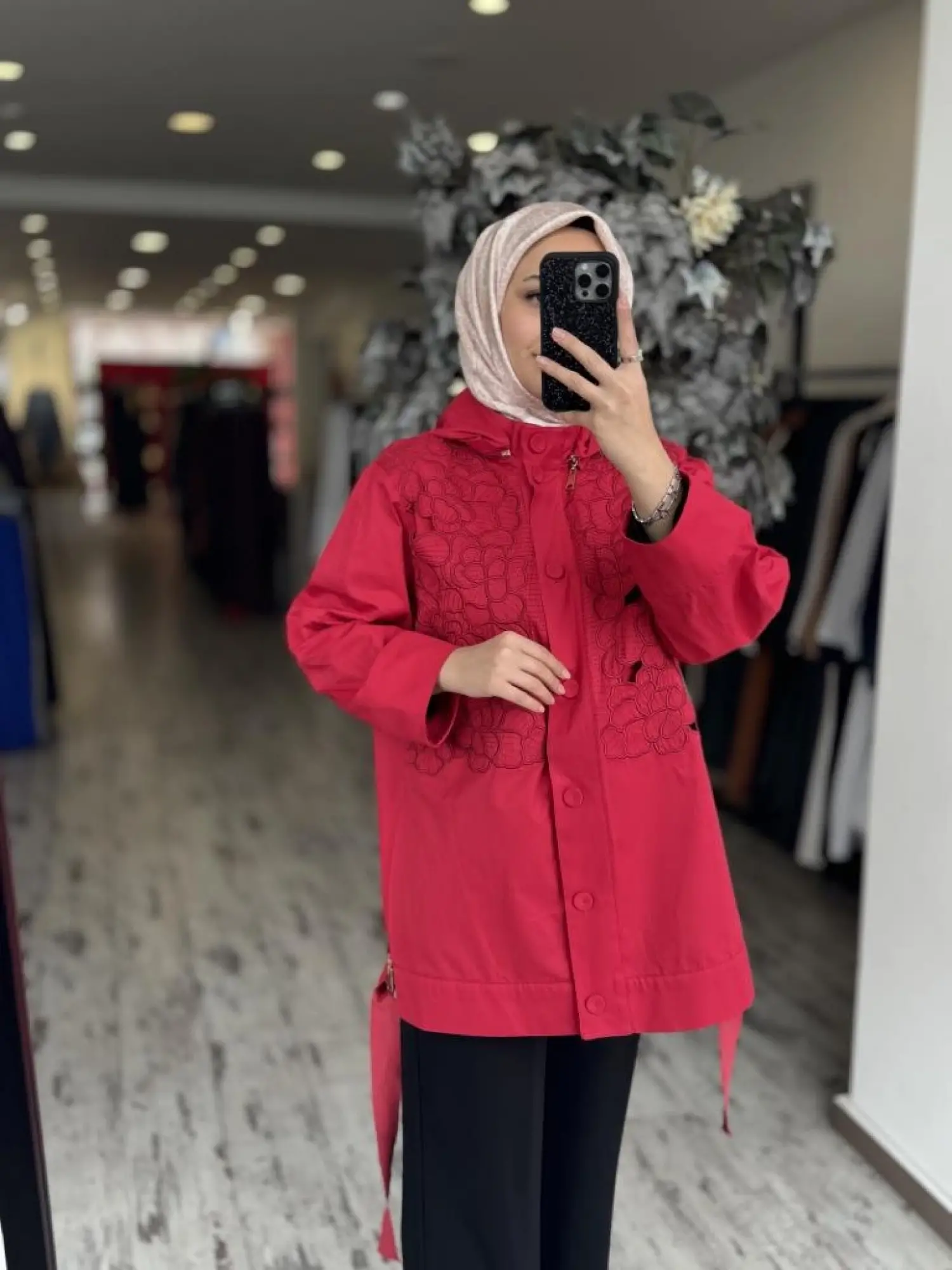 Qupra Kapüşonlu Nakış Detaylı Lazer Kesim Kap WAB81002