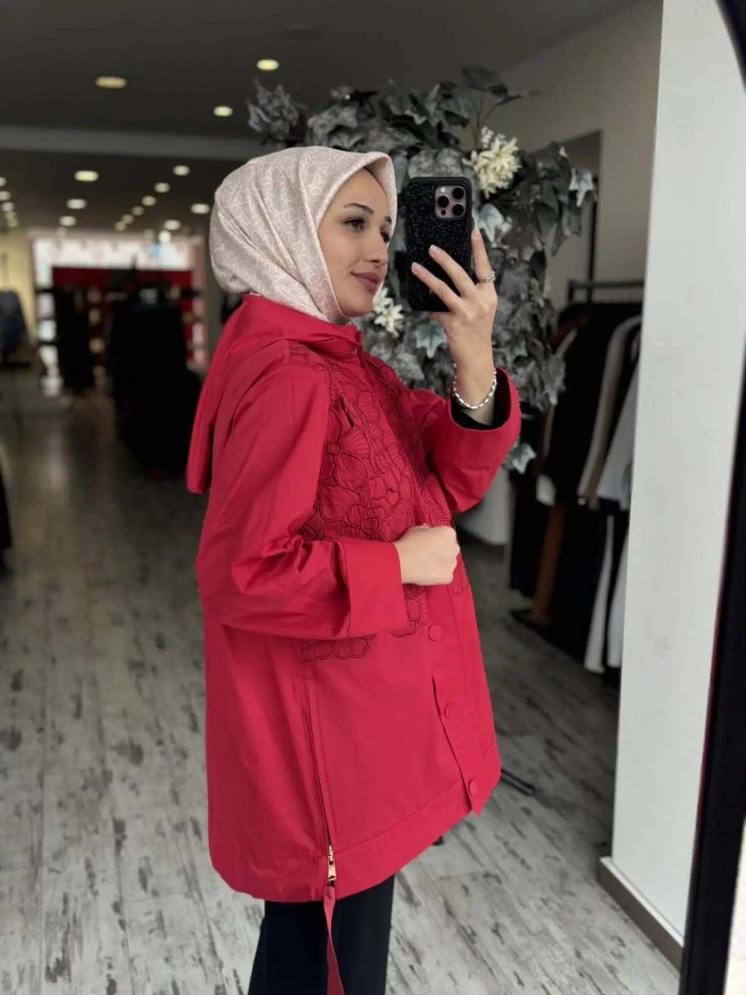 Qupra Kapüşonlu Nakış Detaylı Lazer Kesim Kap WAB81002