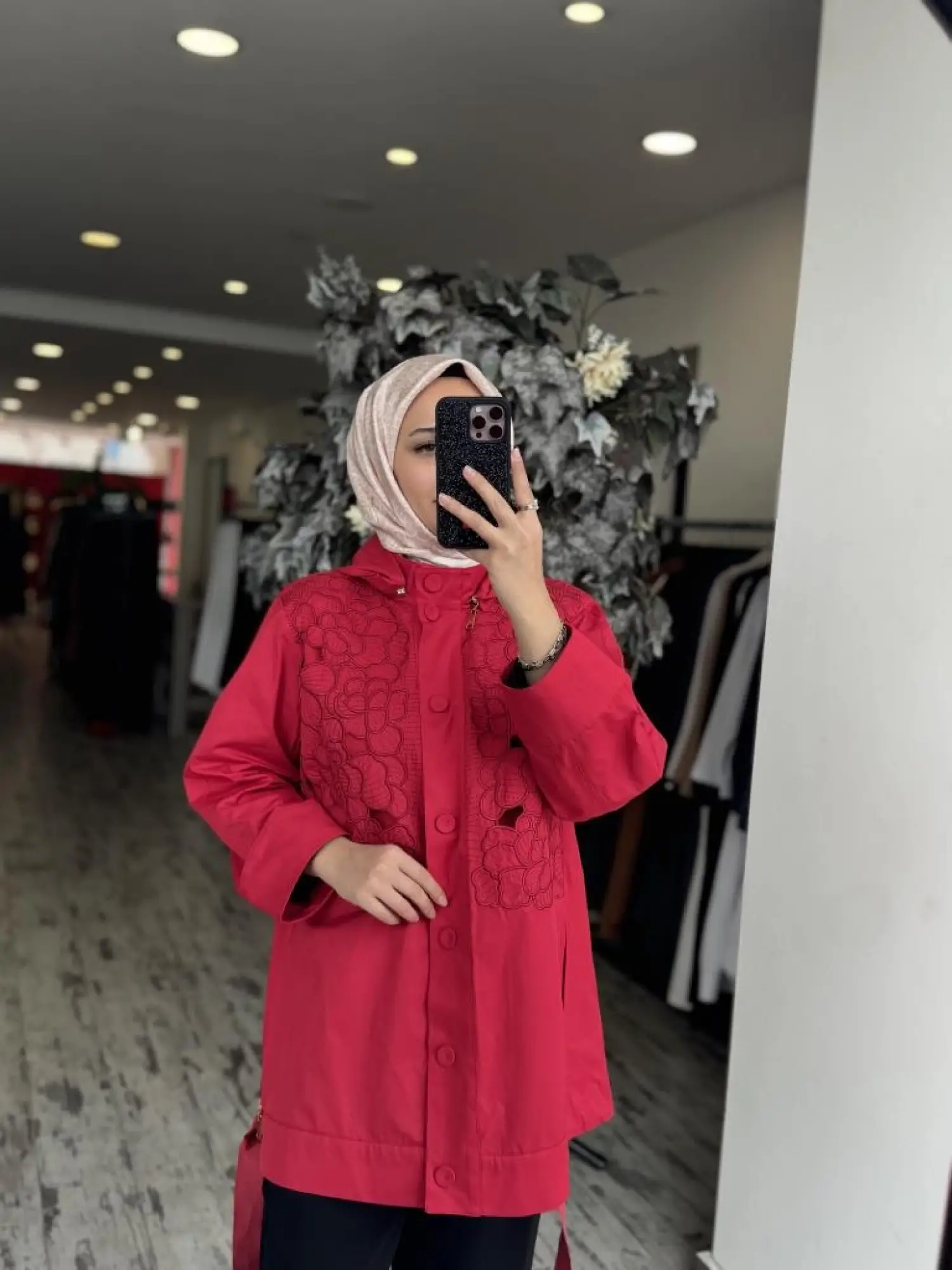 Qupra Kapüşonlu Nakış Detaylı Lazer Kesim Kap WAB81002