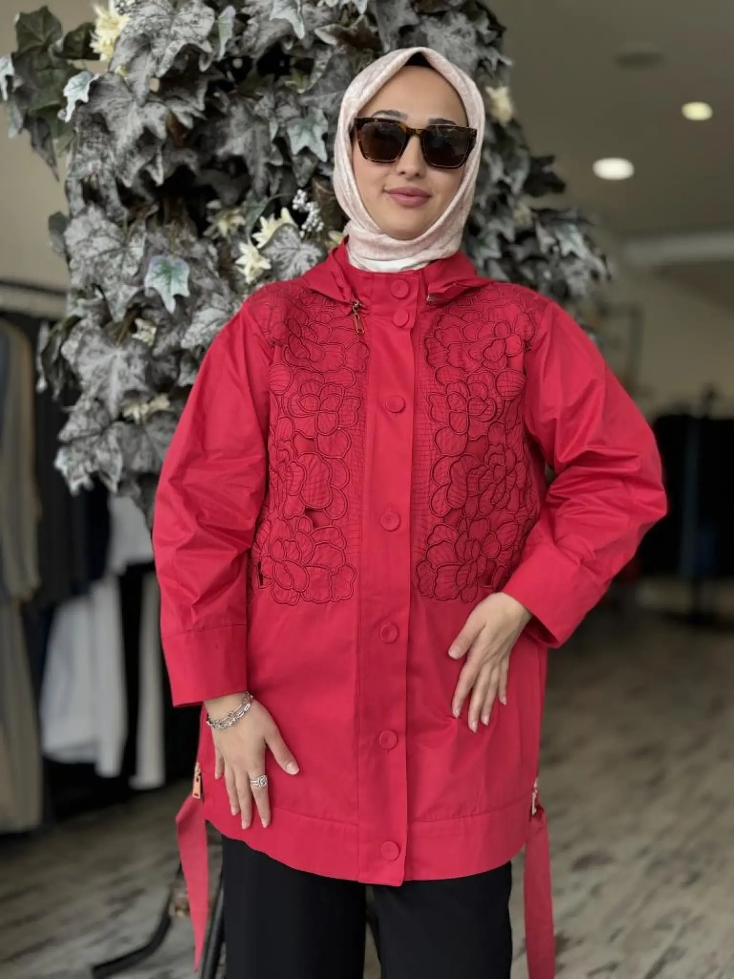 Qupra Kapüşonlu Nakış Detaylı Lazer Kesim Kap WAB81002