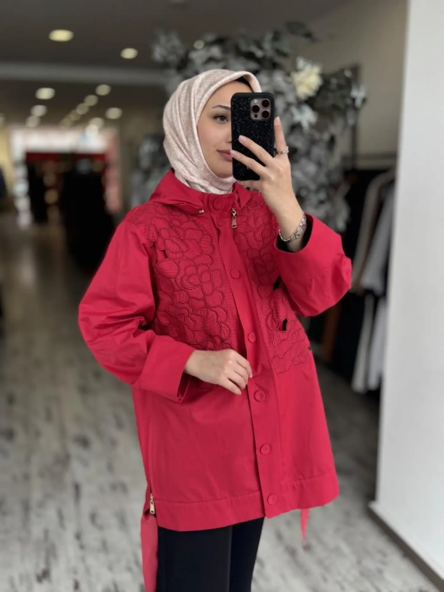 Qupra Kapüşonlu Nakış Detaylı Lazer Kesim Kap WAB81002