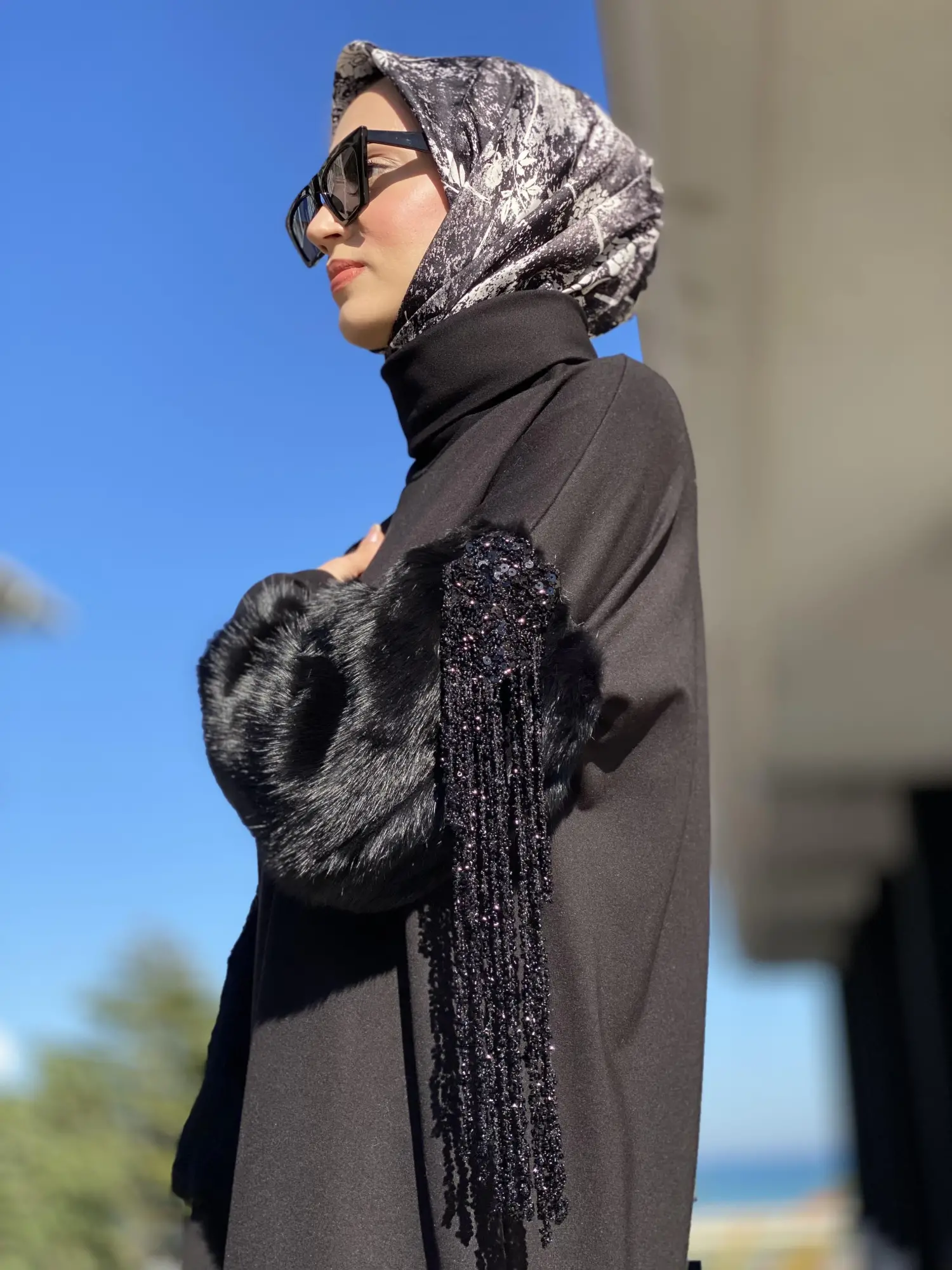 Qupra Kolları Kürklü Ve Boncuklu Tunik QAV54001